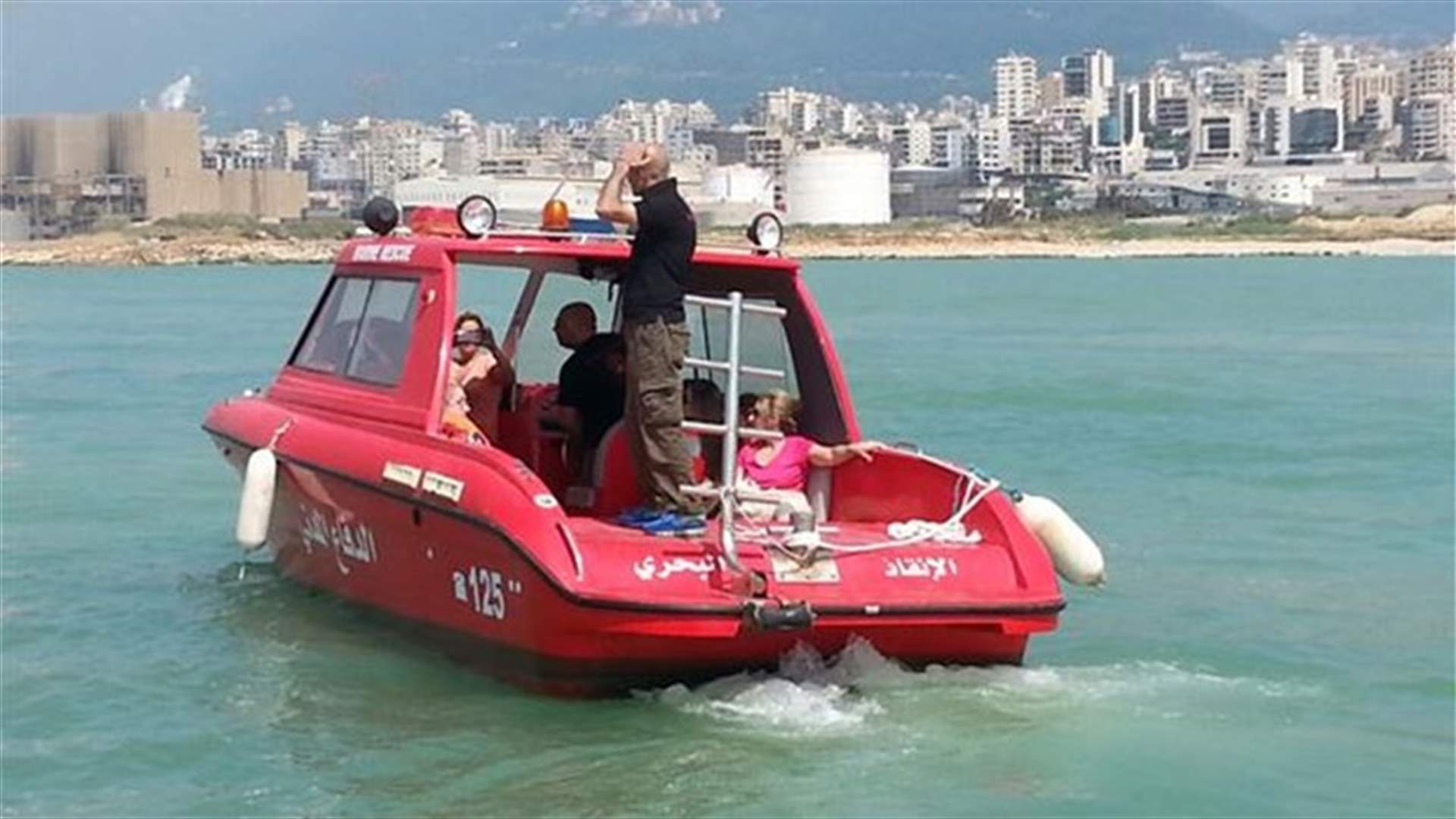 إنقاذ 12 شخصا  من حريق اندلع في زورقهم مقابل زوق مصبح 
