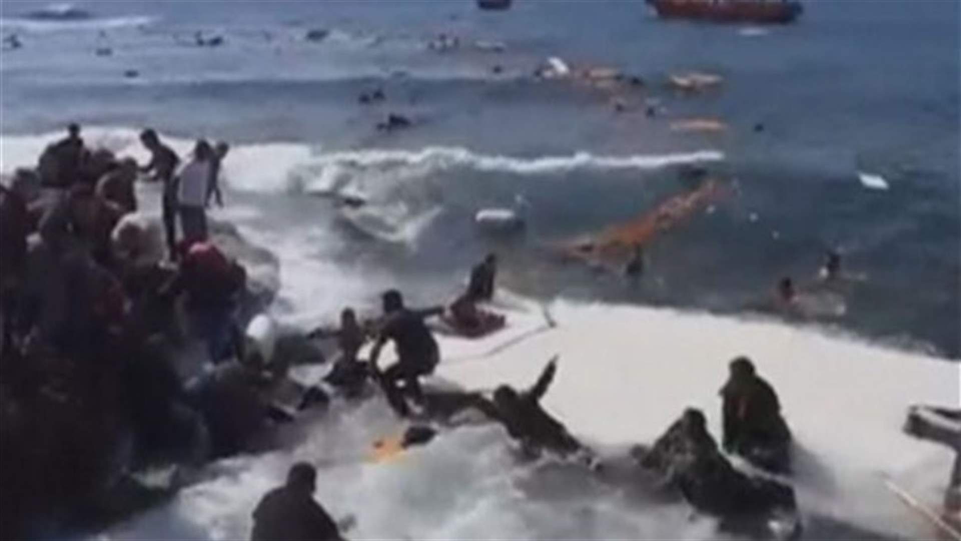 مصرع 800 مهاجر غير شرعي اثر غرق سفينتهم في المتوسط