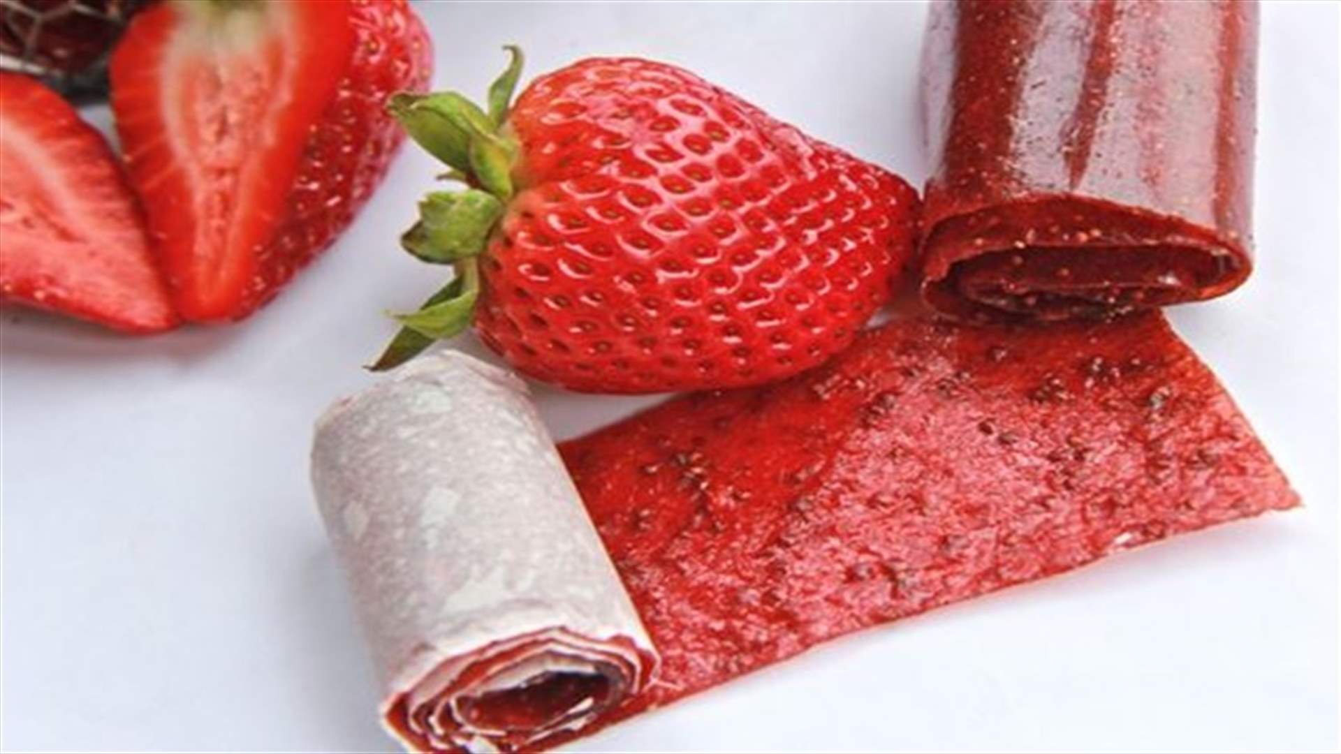 [VIDEO] Here’s How To Make Delicious Fruit Roll-Ups At Home! 