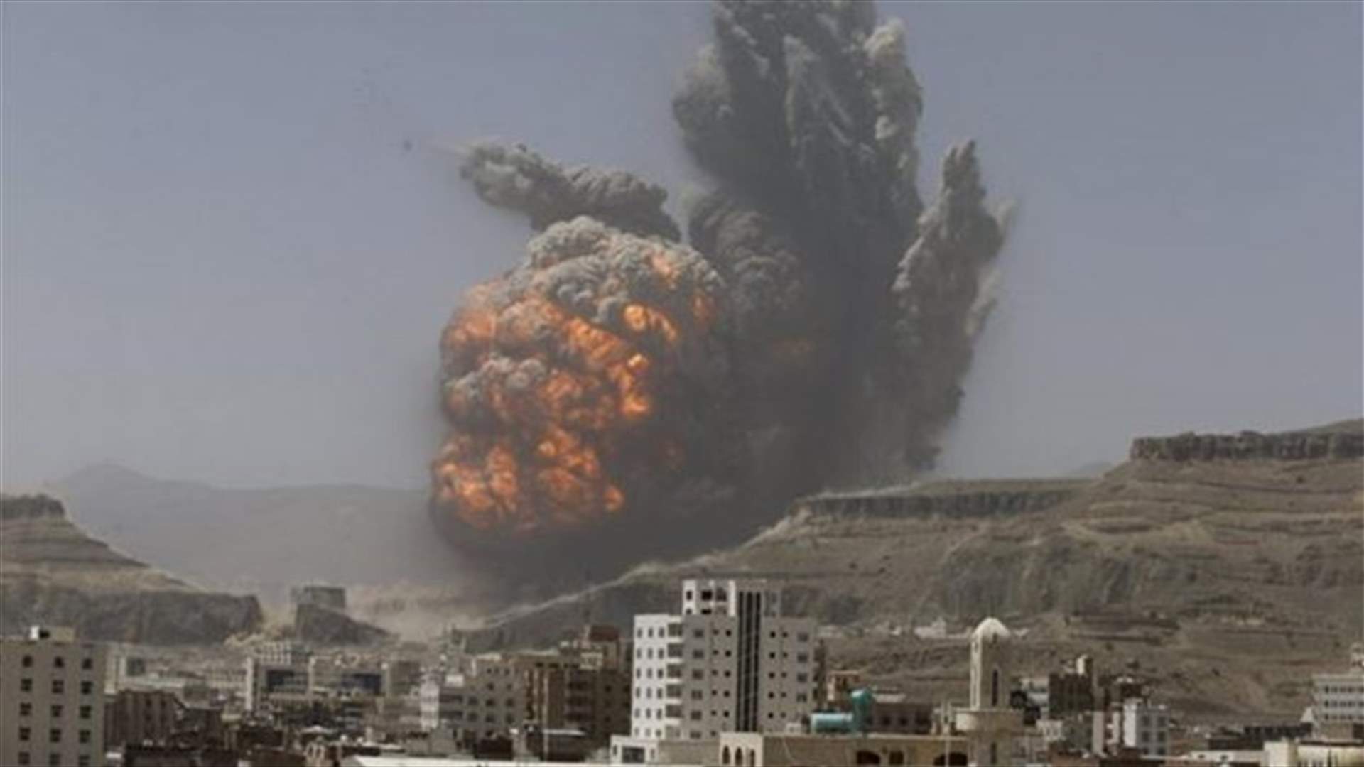 Saudi-led air strikes hit Yemeni capital, ships shell Aden-residents