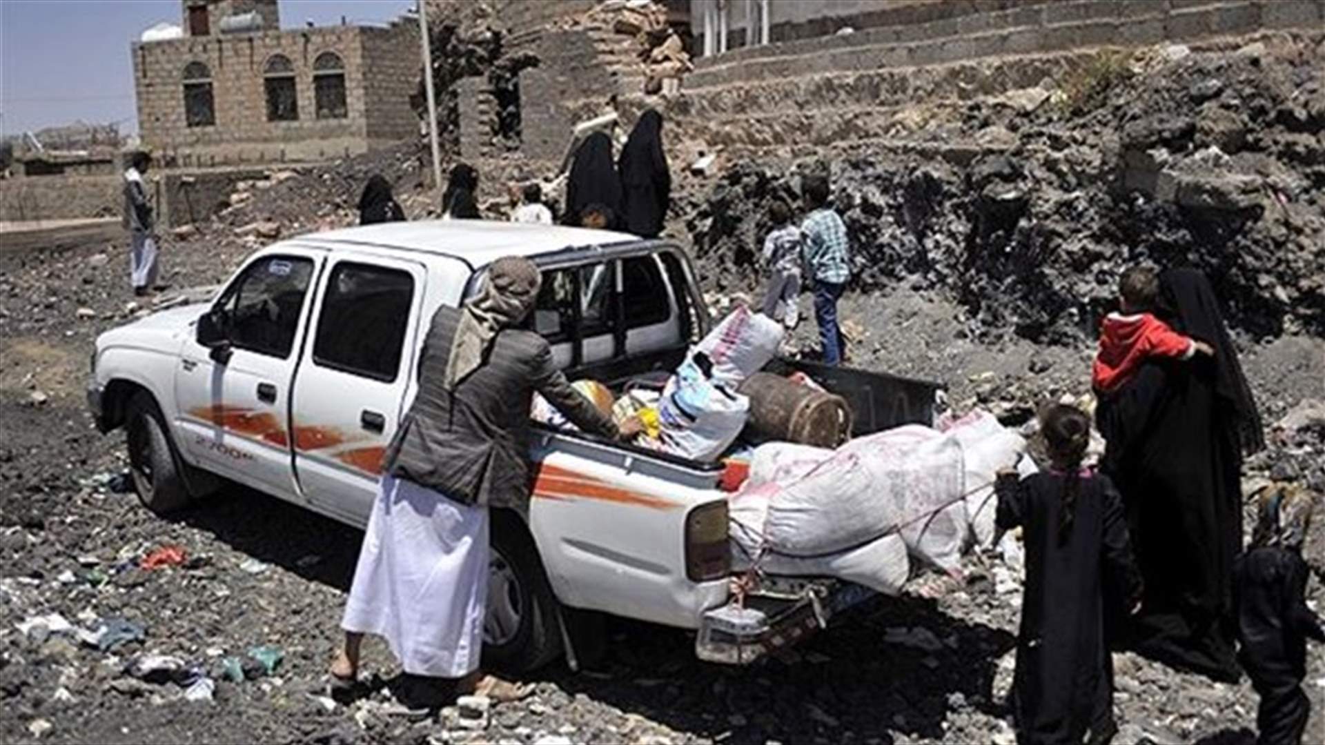 Houthis and tribesmen battle in central Yemen, at least 15 dead