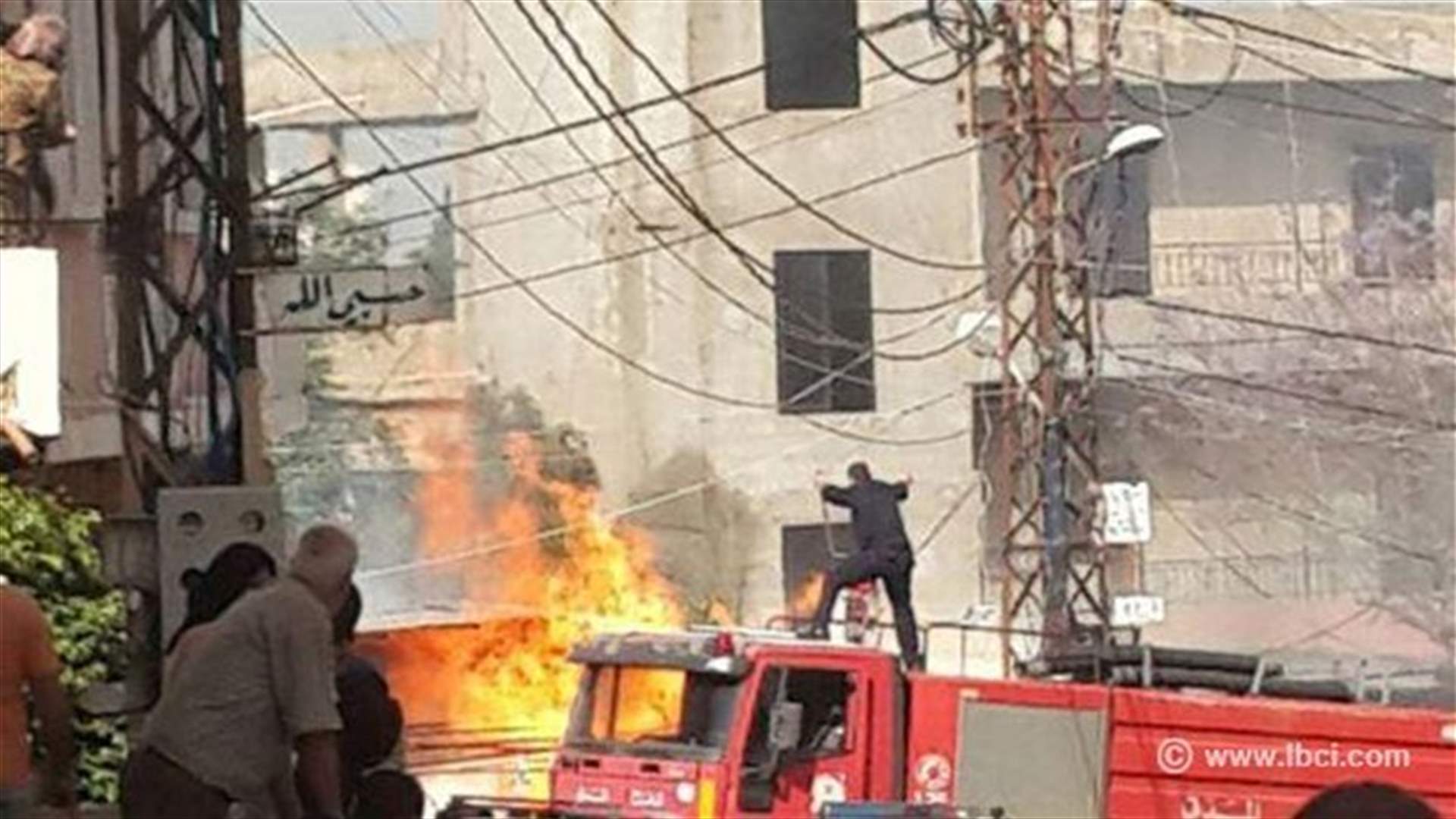 بالصورة..جريحان باحتراق صهريج للغاز في المنية