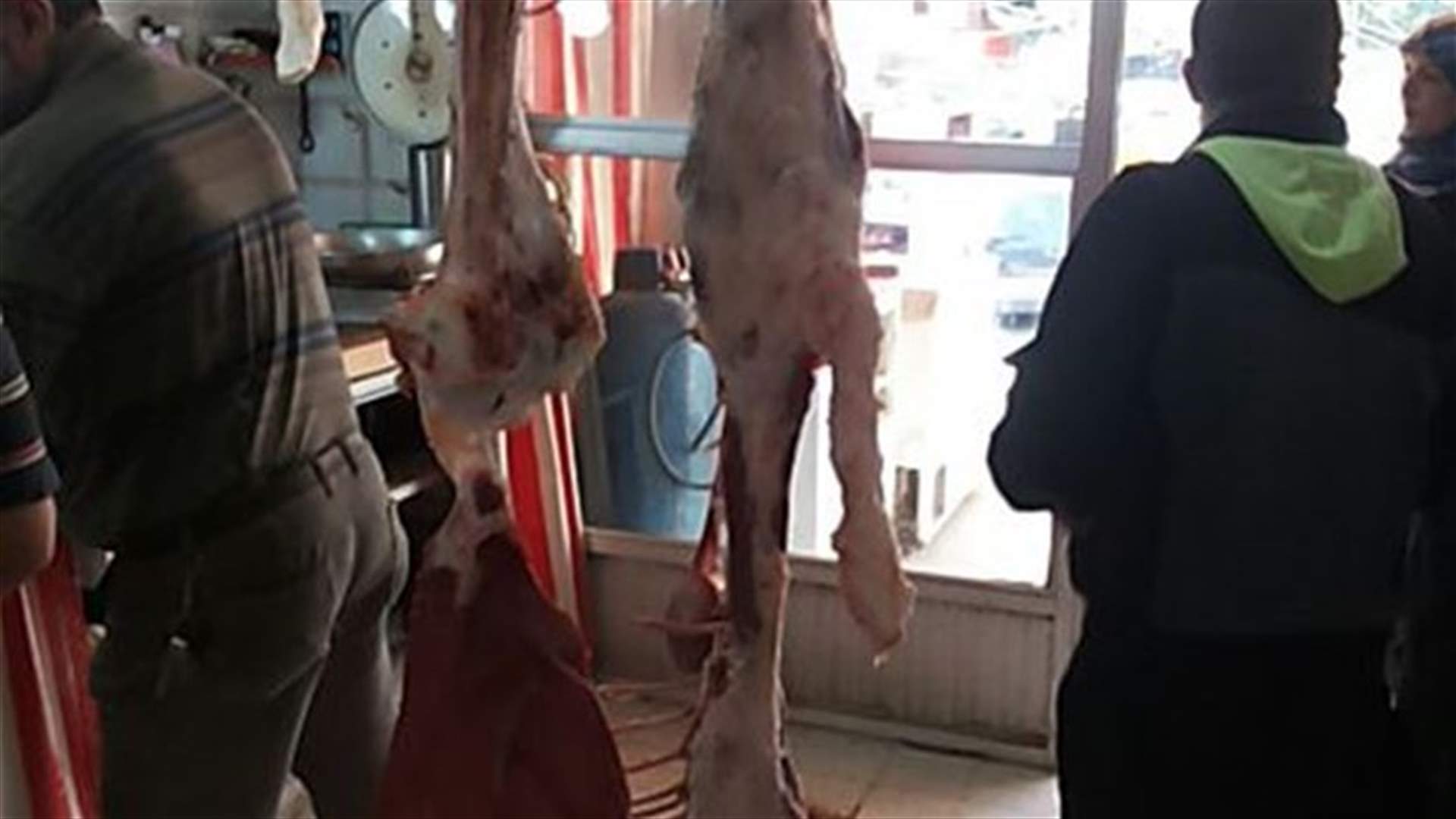 دهم عدد من الملاحم..وابو فاعور طلب حجز كميات من المواد الغذائية في مرفأ بيروت