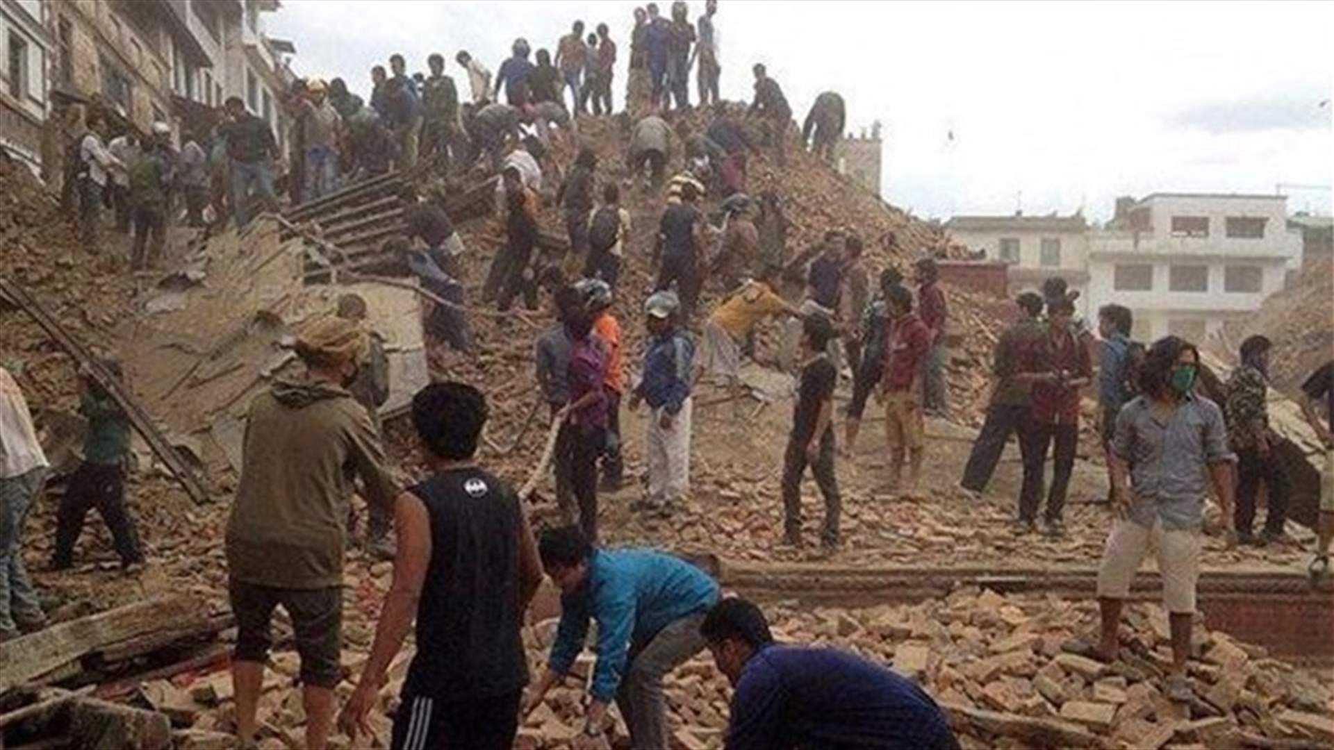 محصلة زلزال النيبال ترتفع الى أكثر من 6000 قتيل