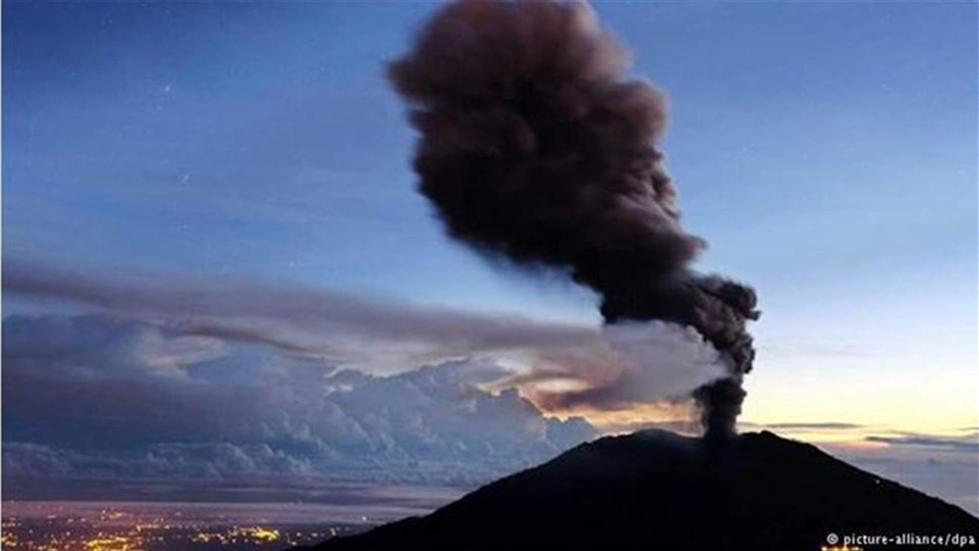 بركان توريالبا في كوستاريكا يثور مجددًا ورماده يصل إلى العاصمة