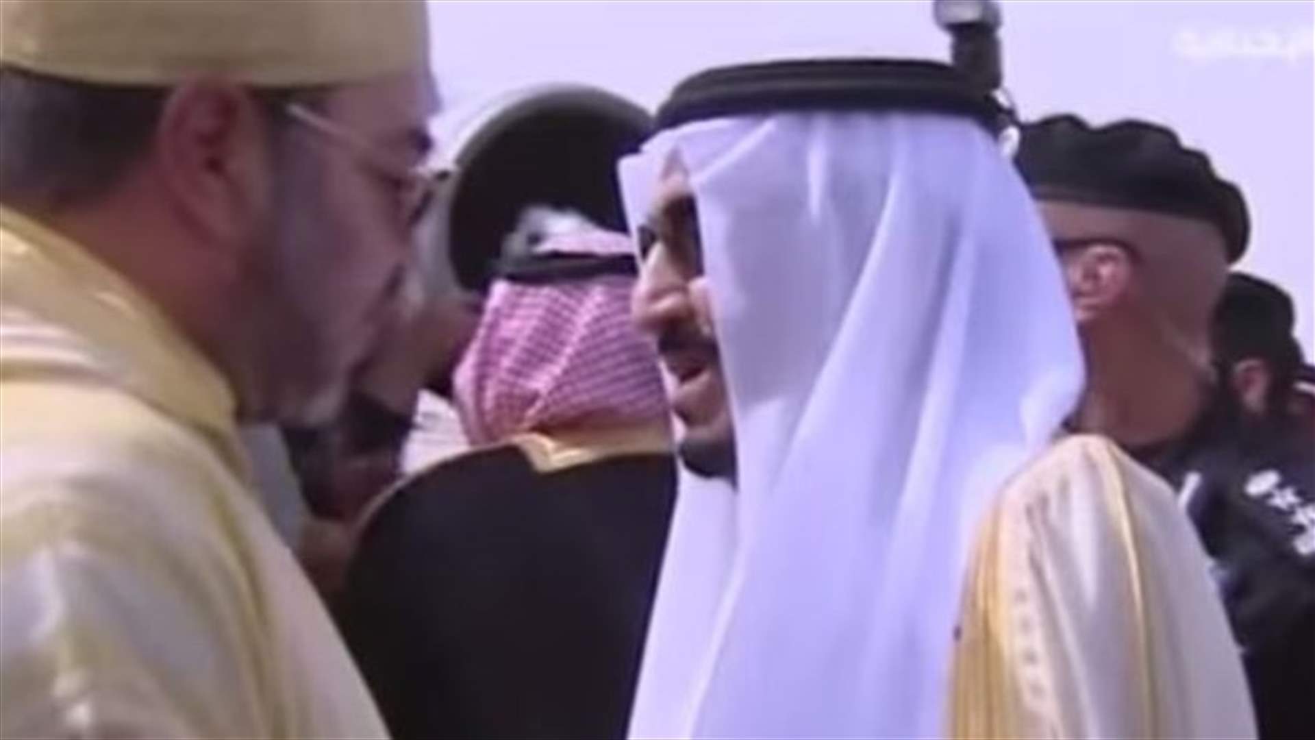 بالفيديو: صفعة.. وراء إعفاء رئيس المراسم في السعودية؟