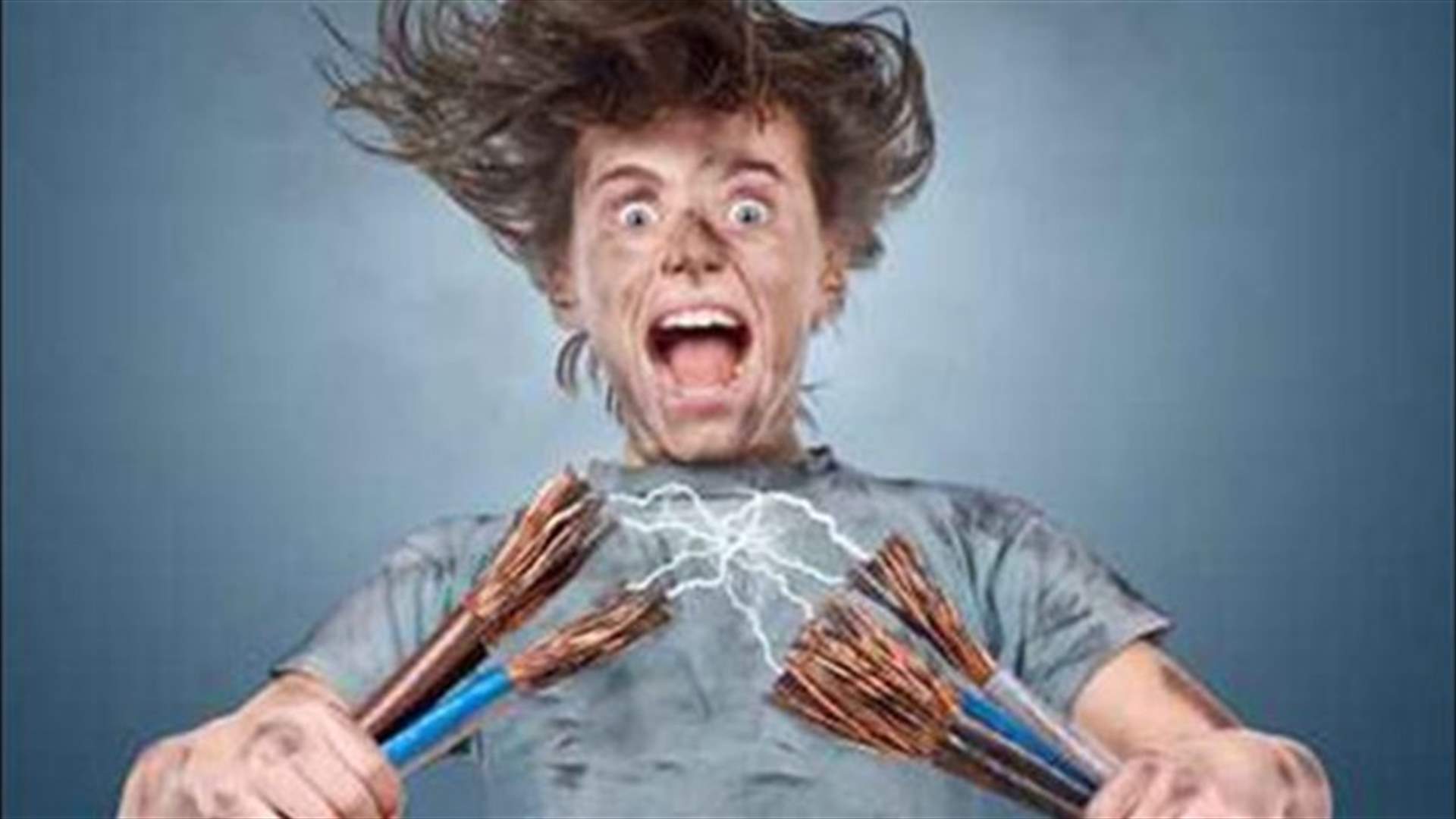 صعق صديق ابنته بالكهرباء...