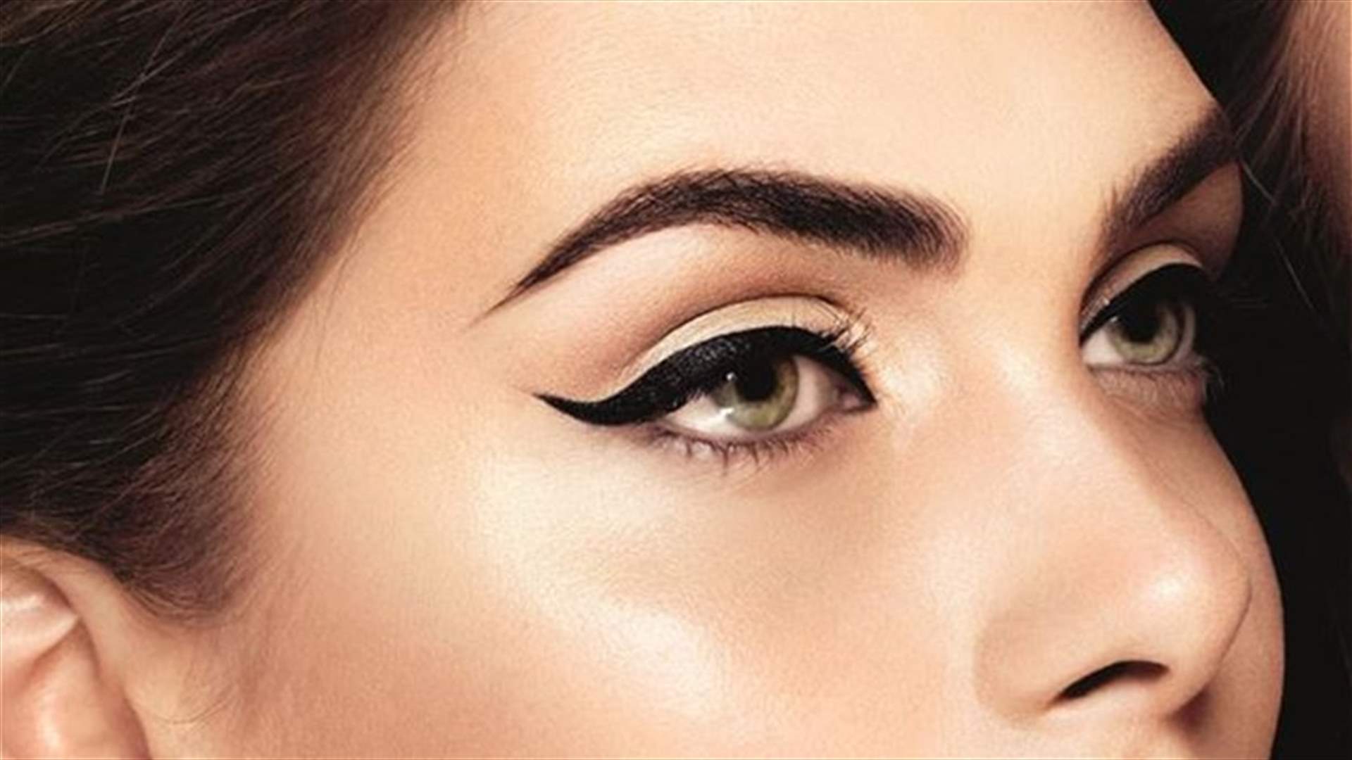 [PHOTOS] The Eyeliner Hacks To Beat All Others! 