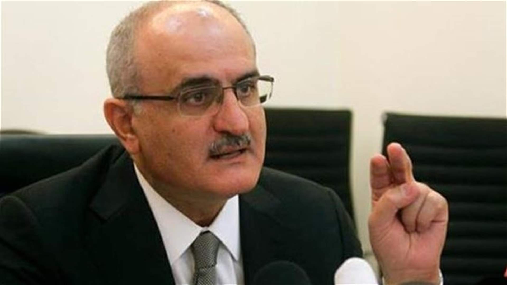 حسن خليل لـ "السفير": رواتب الموظفين مهدّدة بعد أيلول