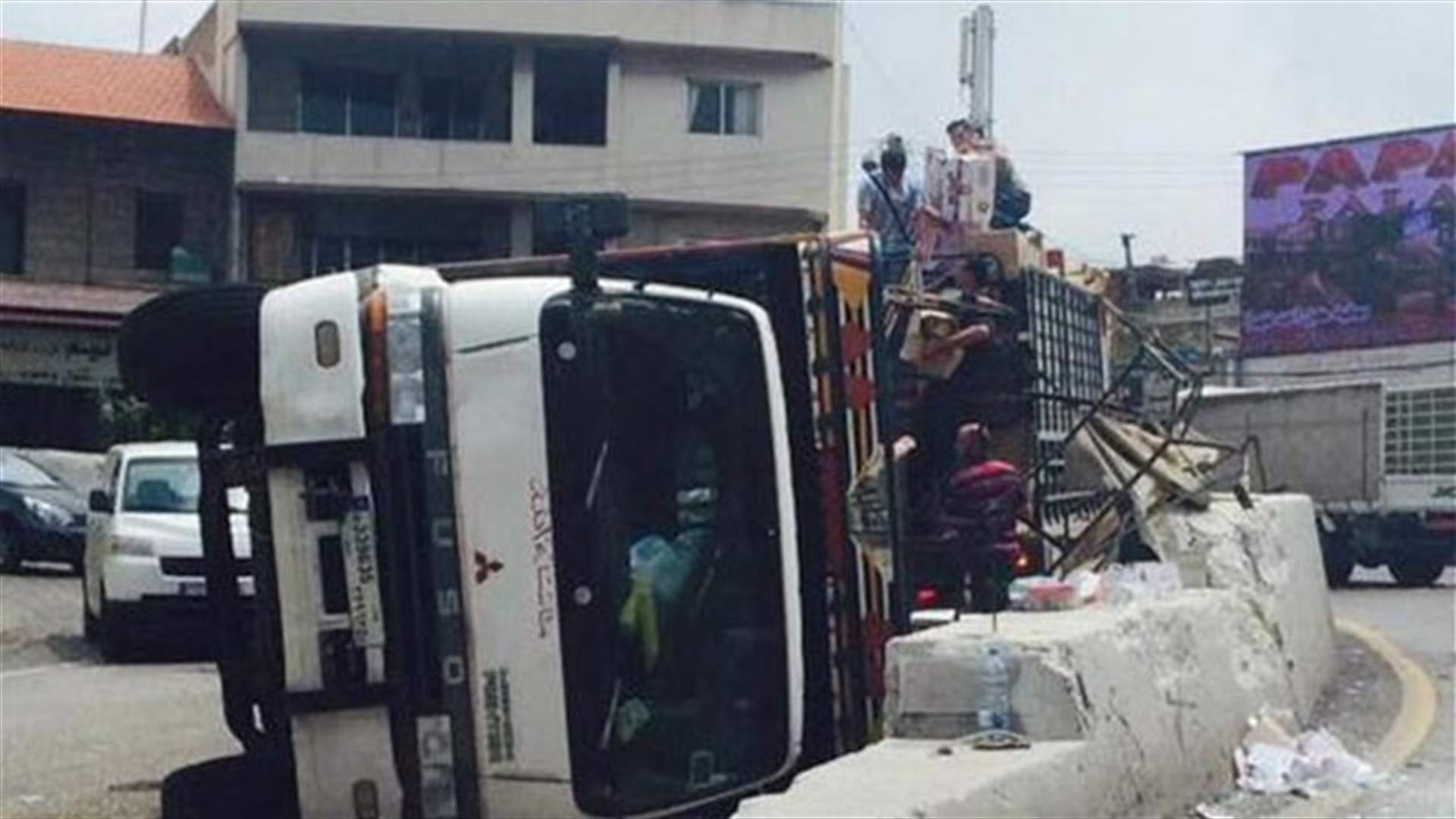 انقلاب بيك آب على كوع الكحالة