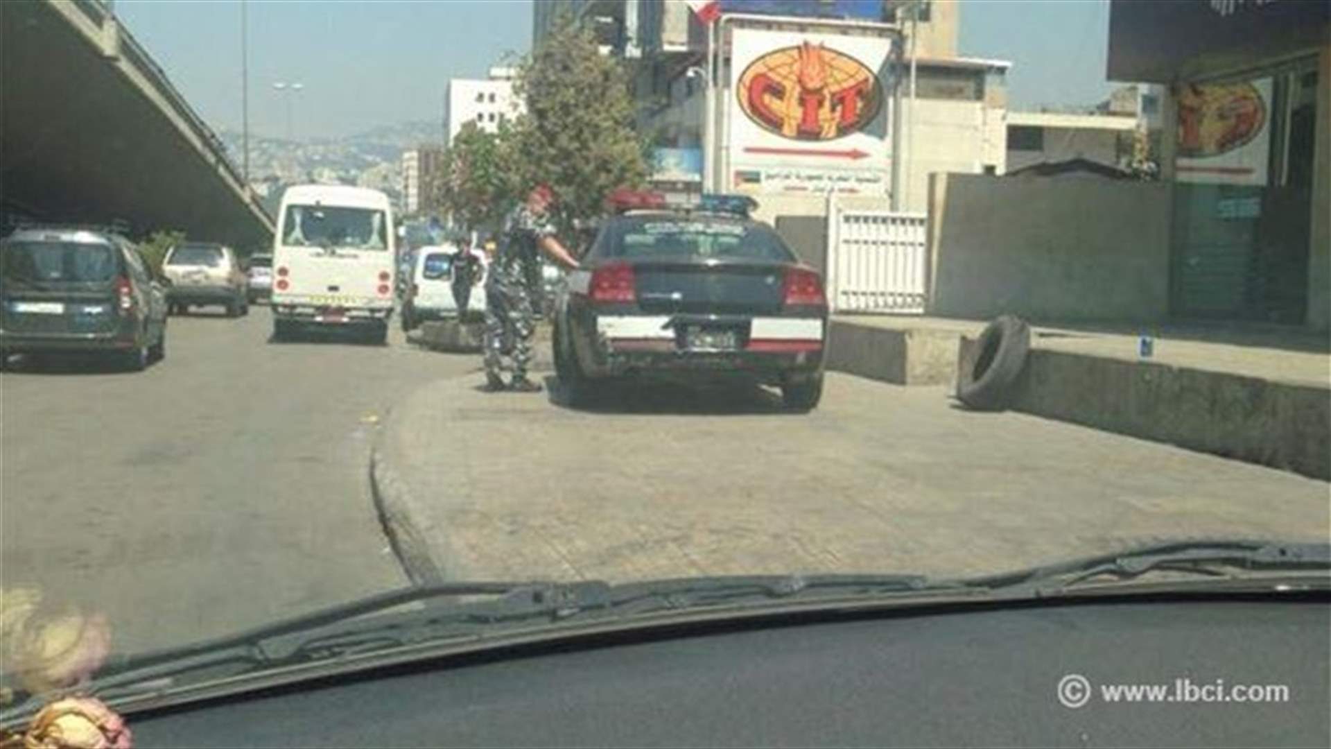 اذا رجل الامن غير مطابق!