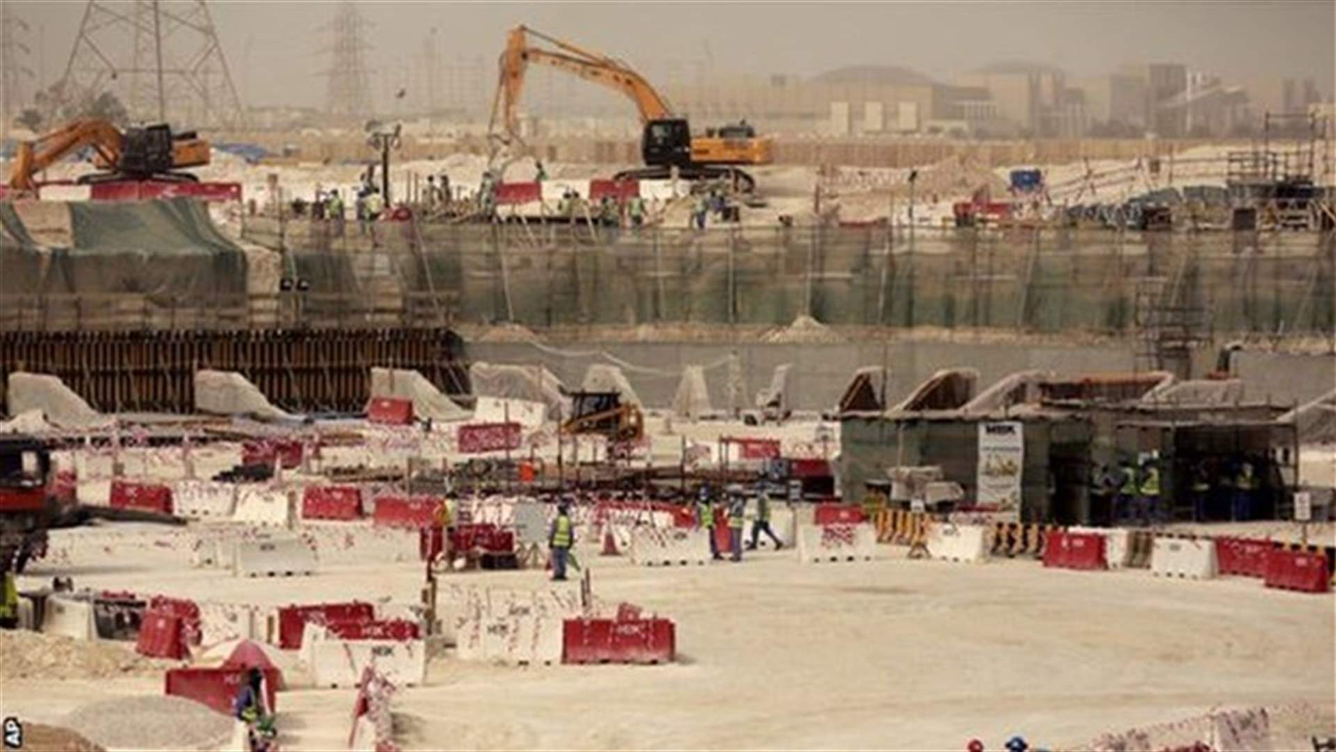 قطر توقف فريقا تابعا للـBBC دعي للاطلاع على احوال العمال الاجانب