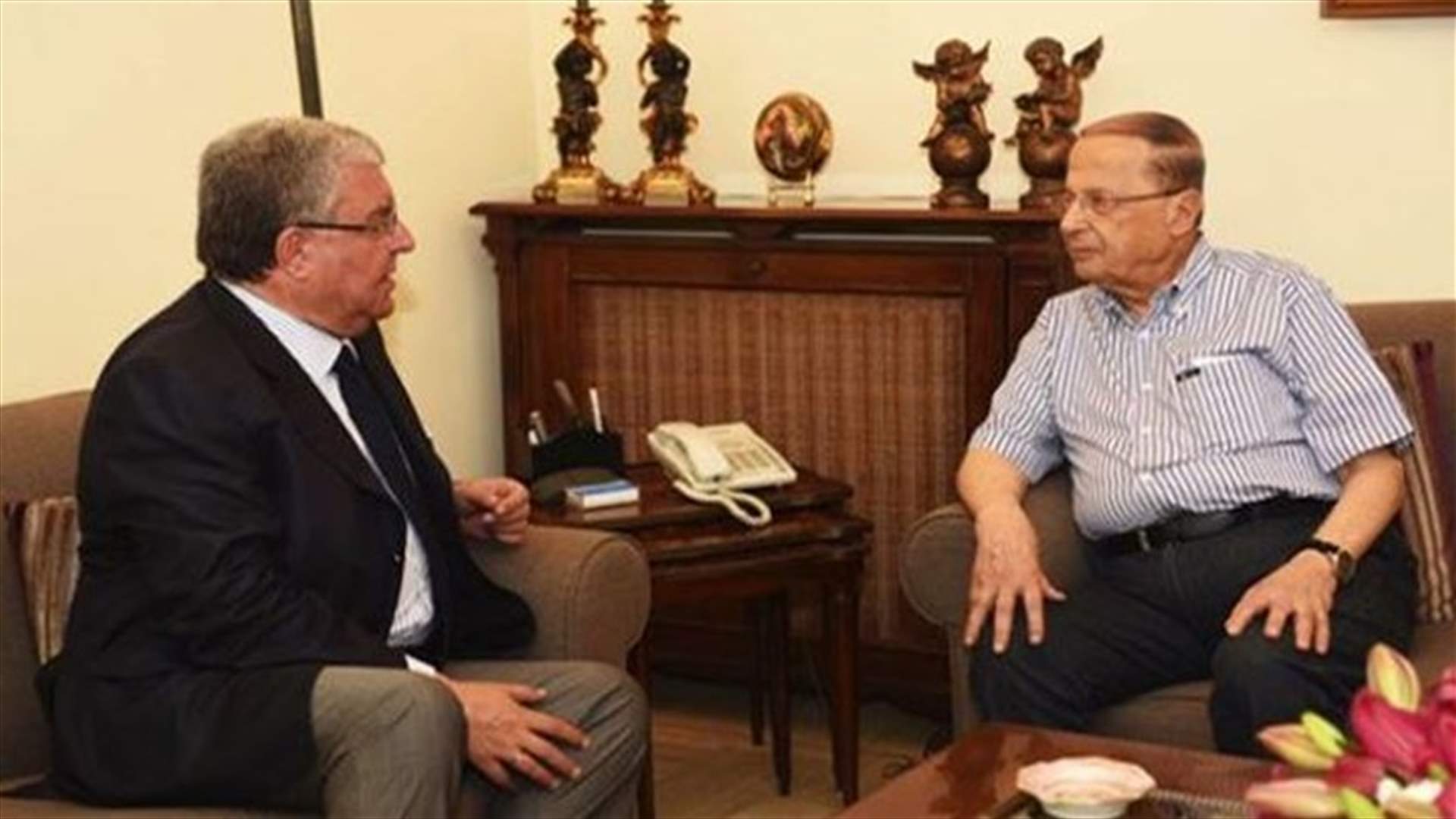 مصادر "الداخلية" لـ"الأخبار": عون لم يعد المشنوق ولم يلتزم بأي شيء 