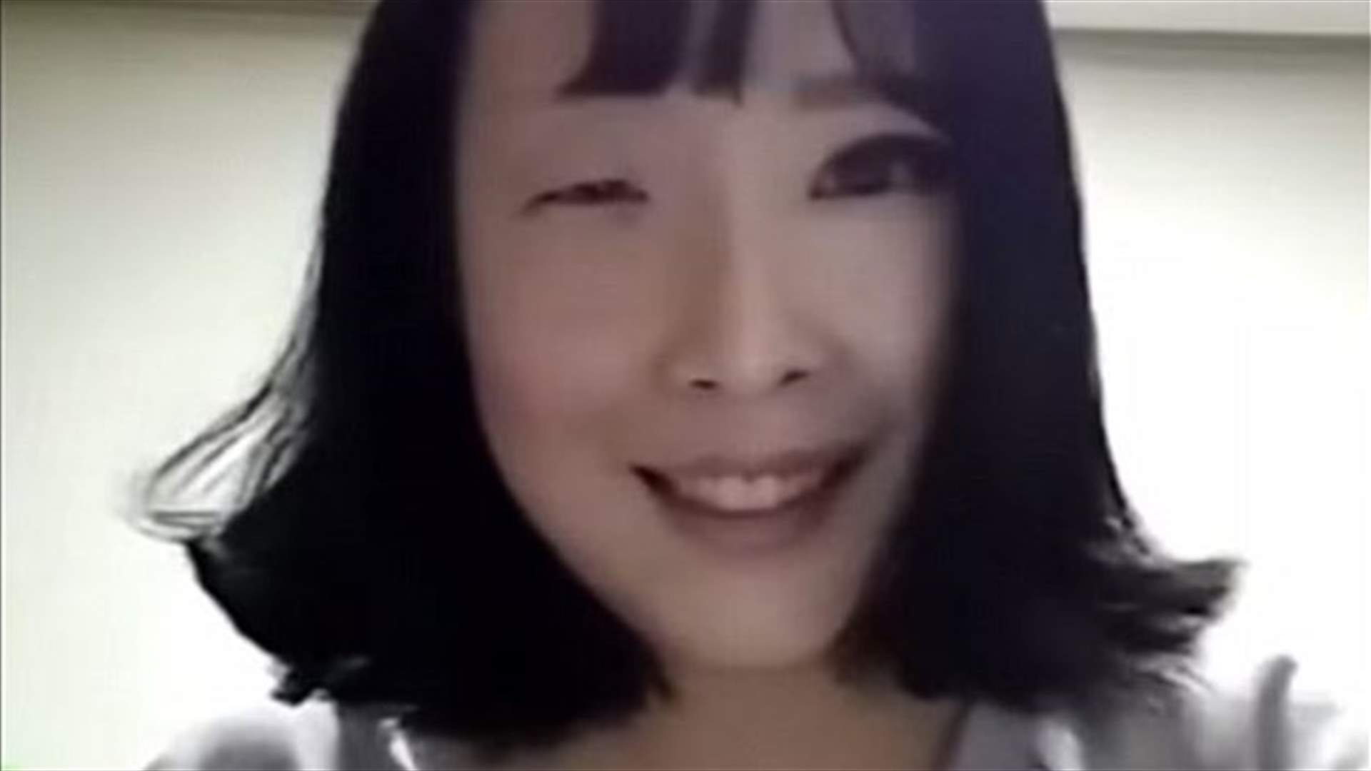 فيديو يجذب الملايين لشابة تزيل المكياج عن وجهها!