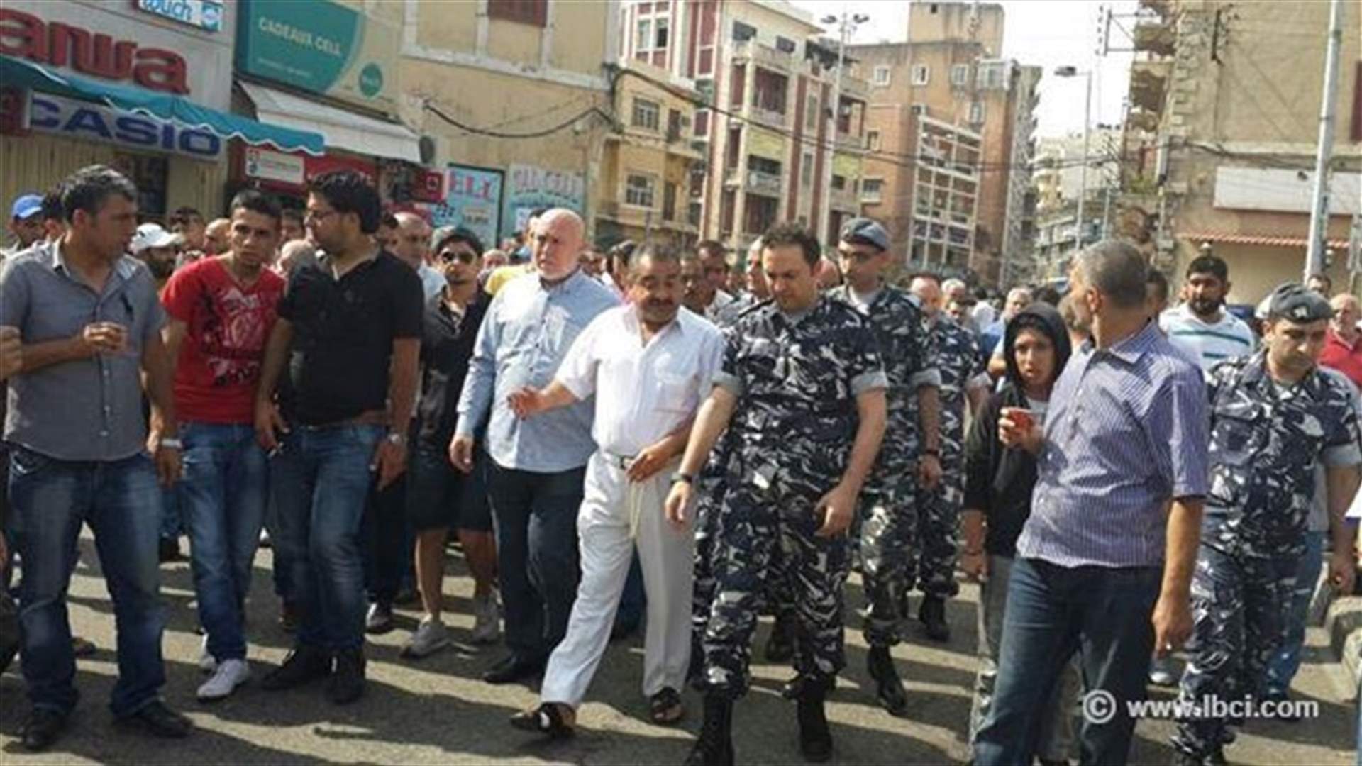قطع طرق في طرابلس احتجاجاً على قانون السير الجديد