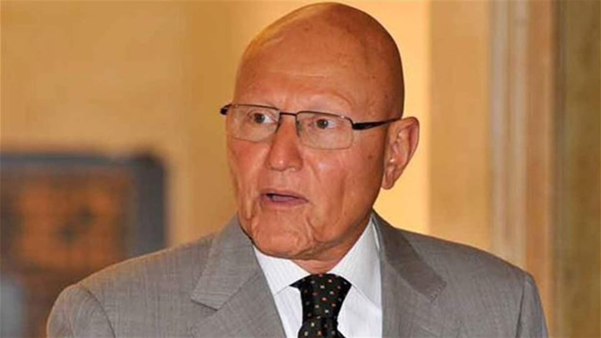 بالصورة: تمام سلام .. بالمايوه 