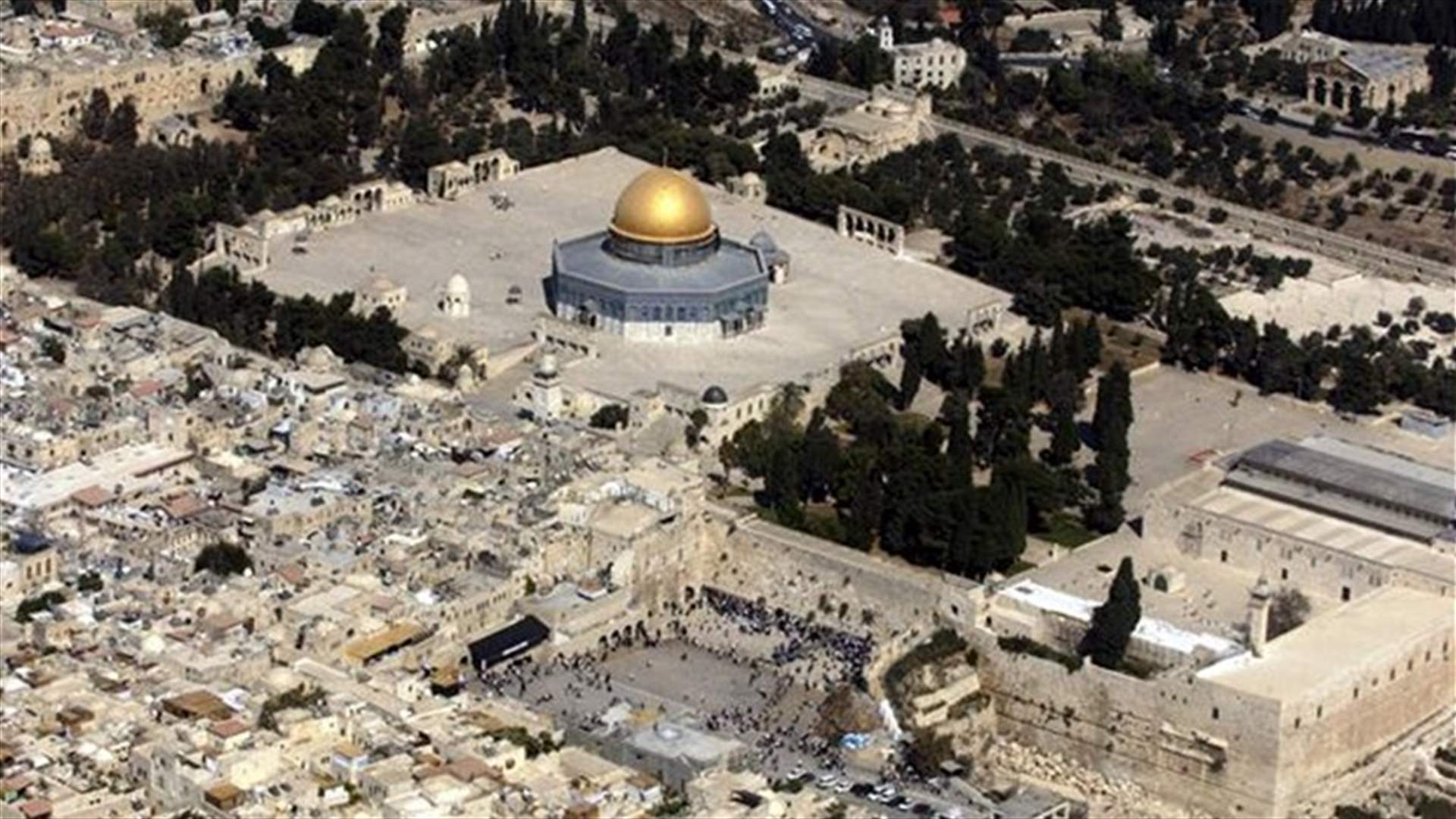 اعتقال 6 فلسطينيين و6 اسرائيليين في المسجد الأقصى