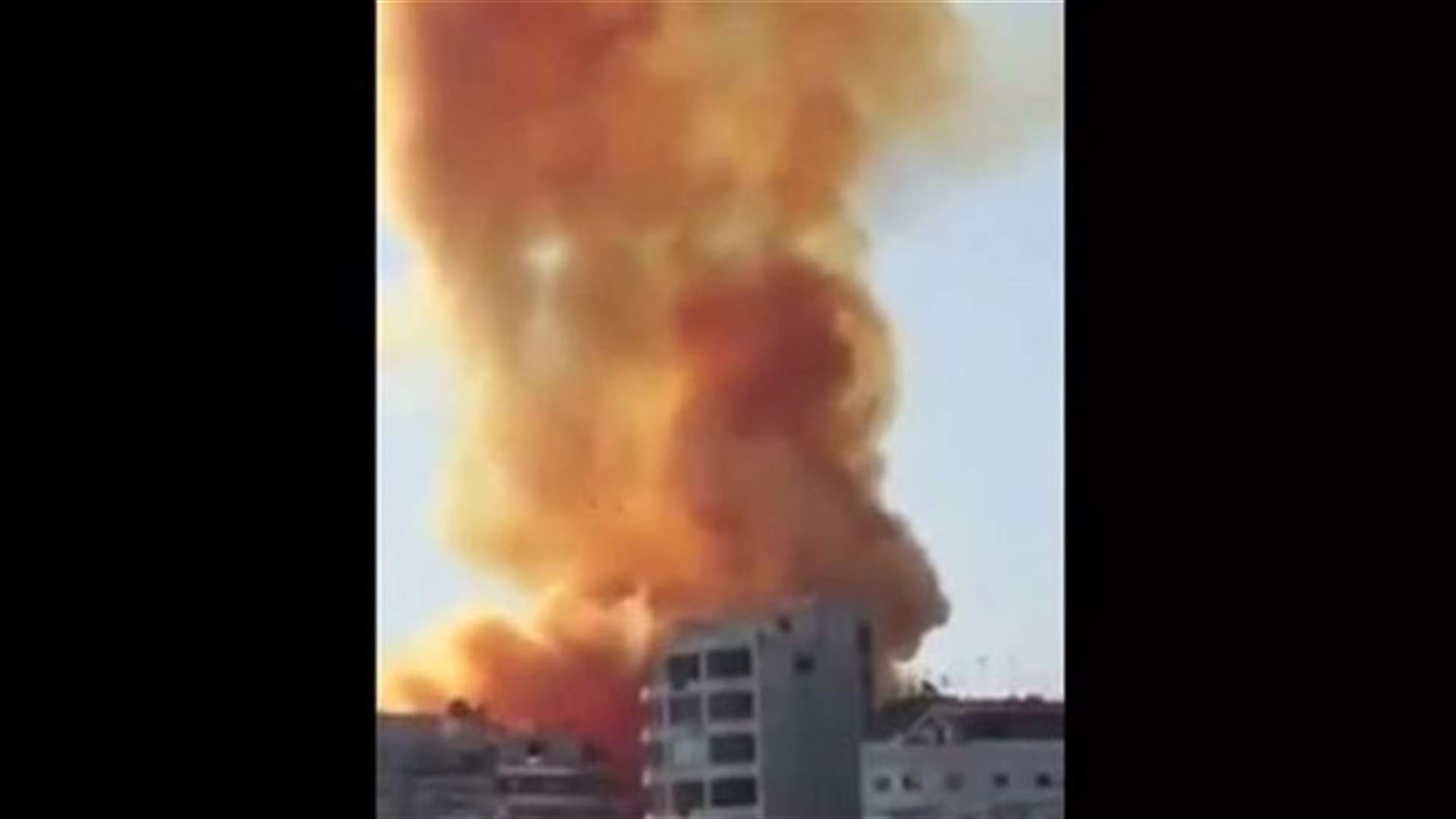 بالفيديو: 4 قتلى في انفجار غامض في اللاذقية