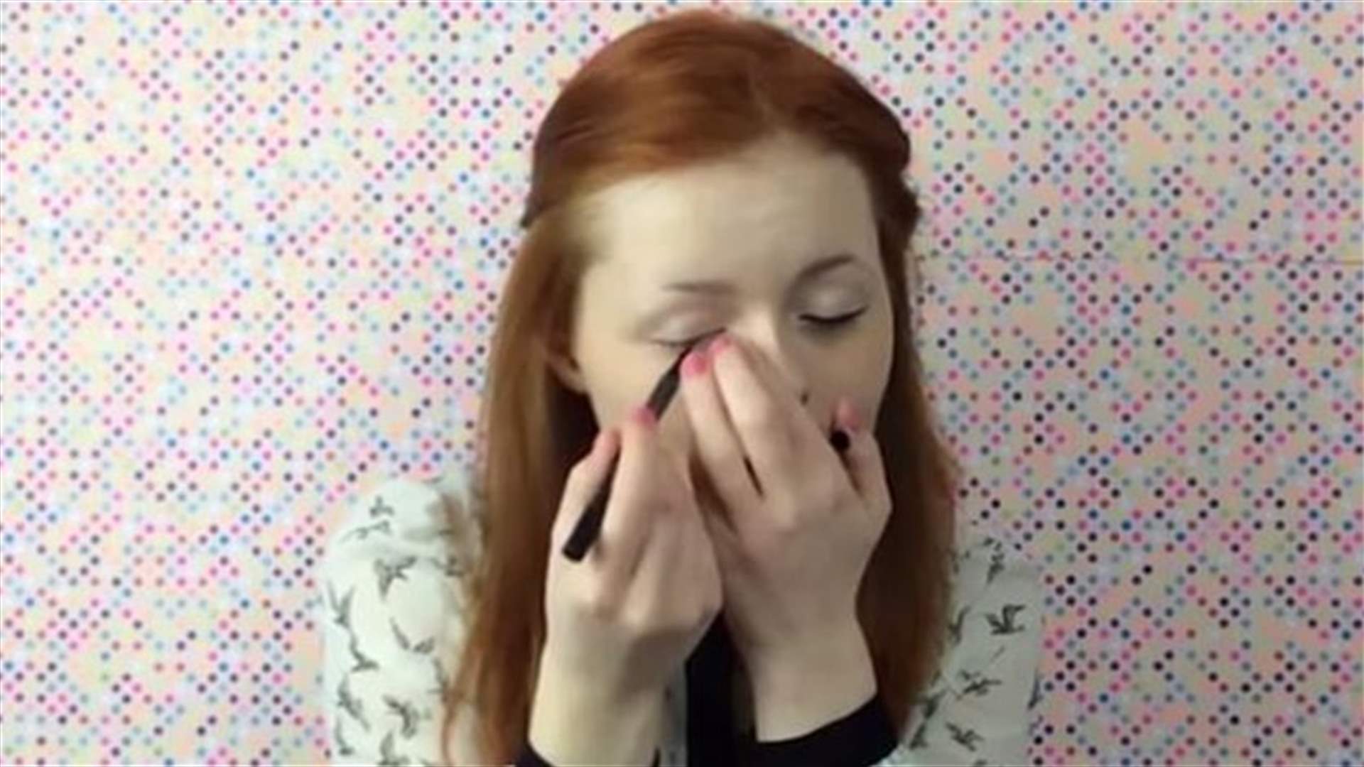 [VIDEO] Blind Blogger Becomes An Internet Sensation With Her Make Up Tutorials 