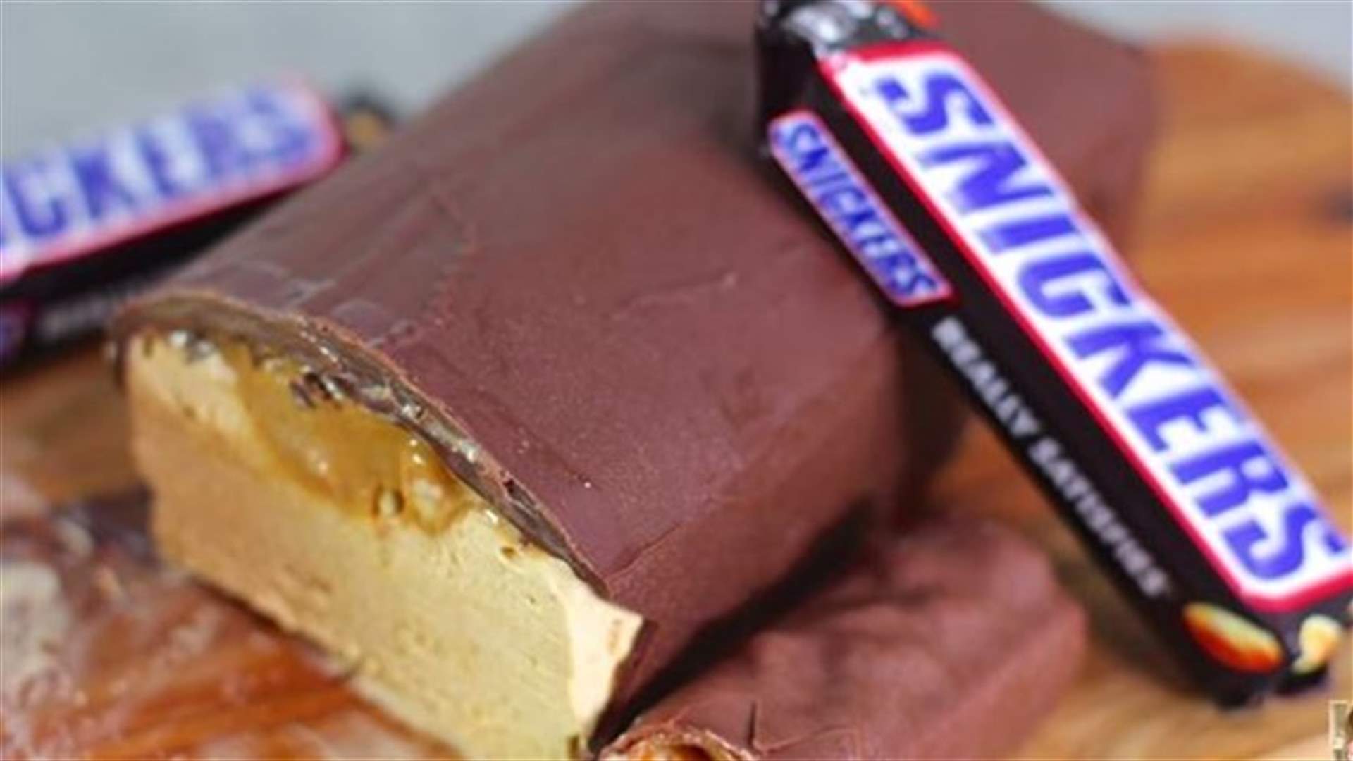 بالفيديو: بوظة شوكولا السنيكرز العملاقة!‏