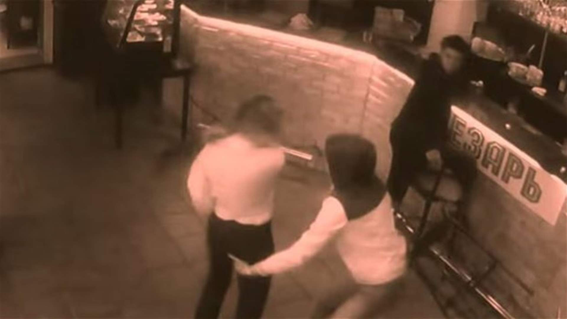 [VIDEO] Waitress Fights Back After Customer Sexually Assaults Her 