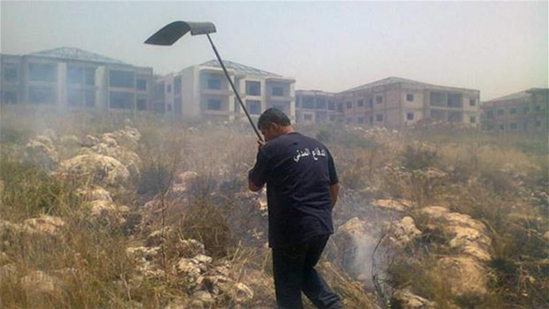 اخماد حريق في محيط بلدة جدرا