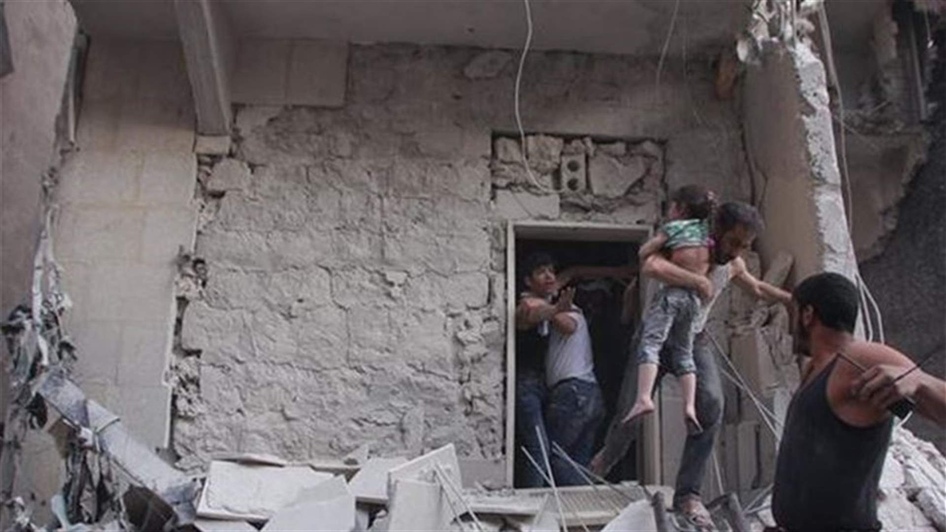 القصف على حلب بالبراميل المتفجرة مستمر
