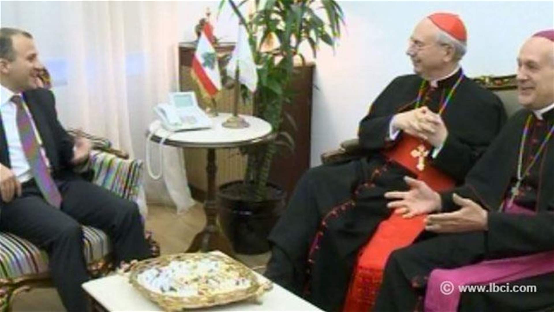 مومبرتي بعد لقائه باسيل: البابا فرنسيس قريب جداً من اللبنانيين