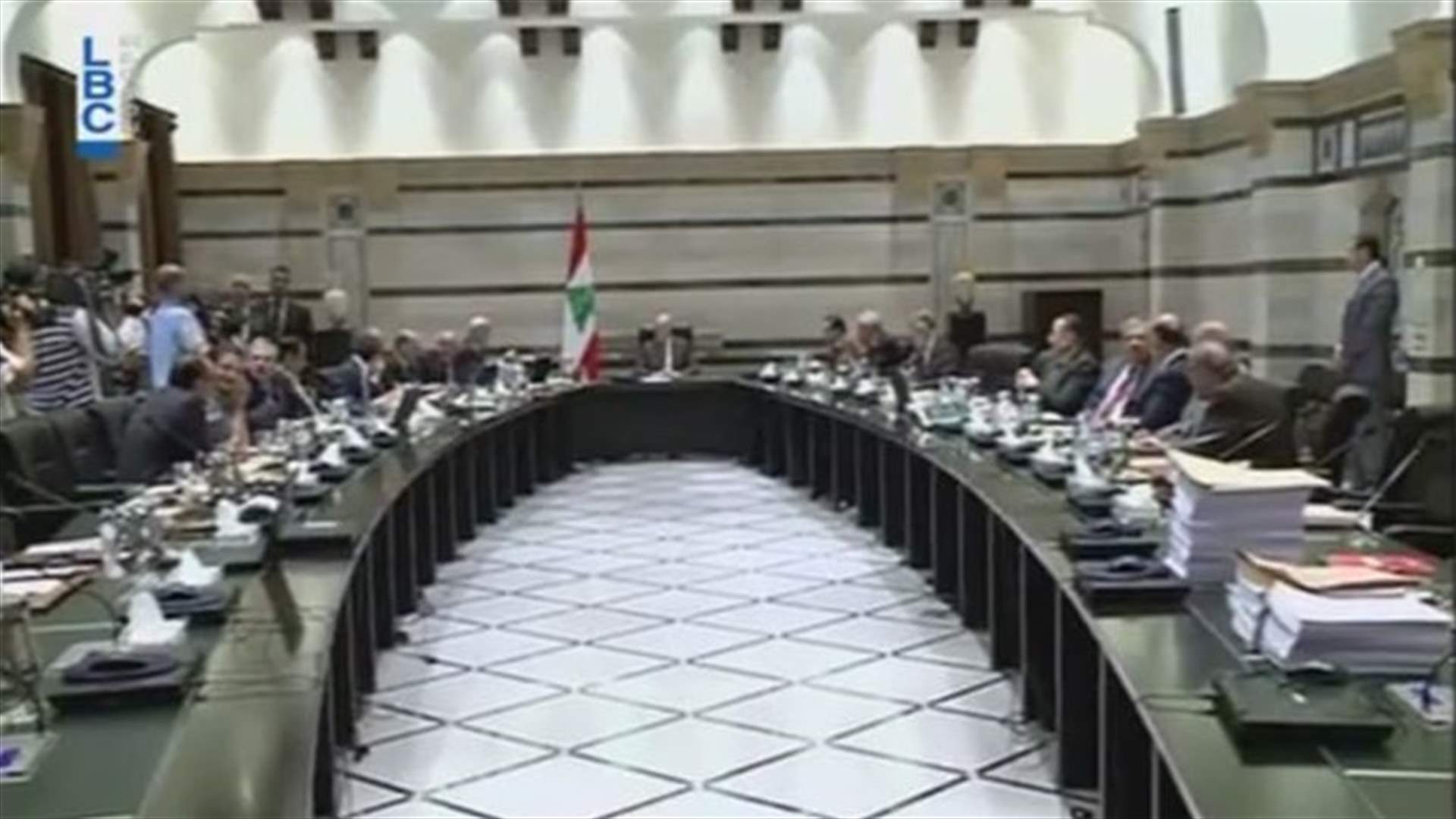 مصدر وزاري لـ"المستقبل": اتصالات بين "الاشتراكي" وحزب الله لإدارة مرحلة الشلل الحكومي