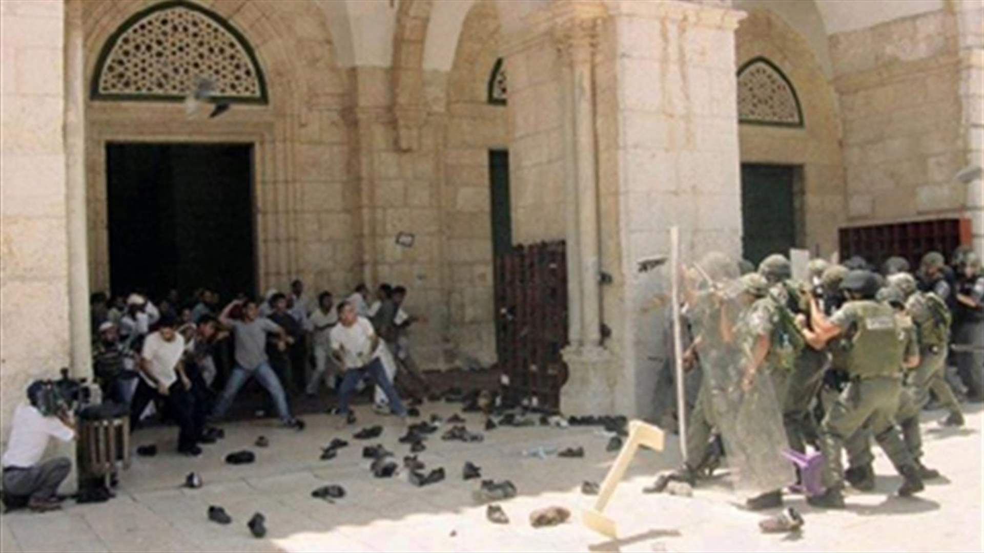 صدامات في مدينة الخليل و المسجد الاقصى