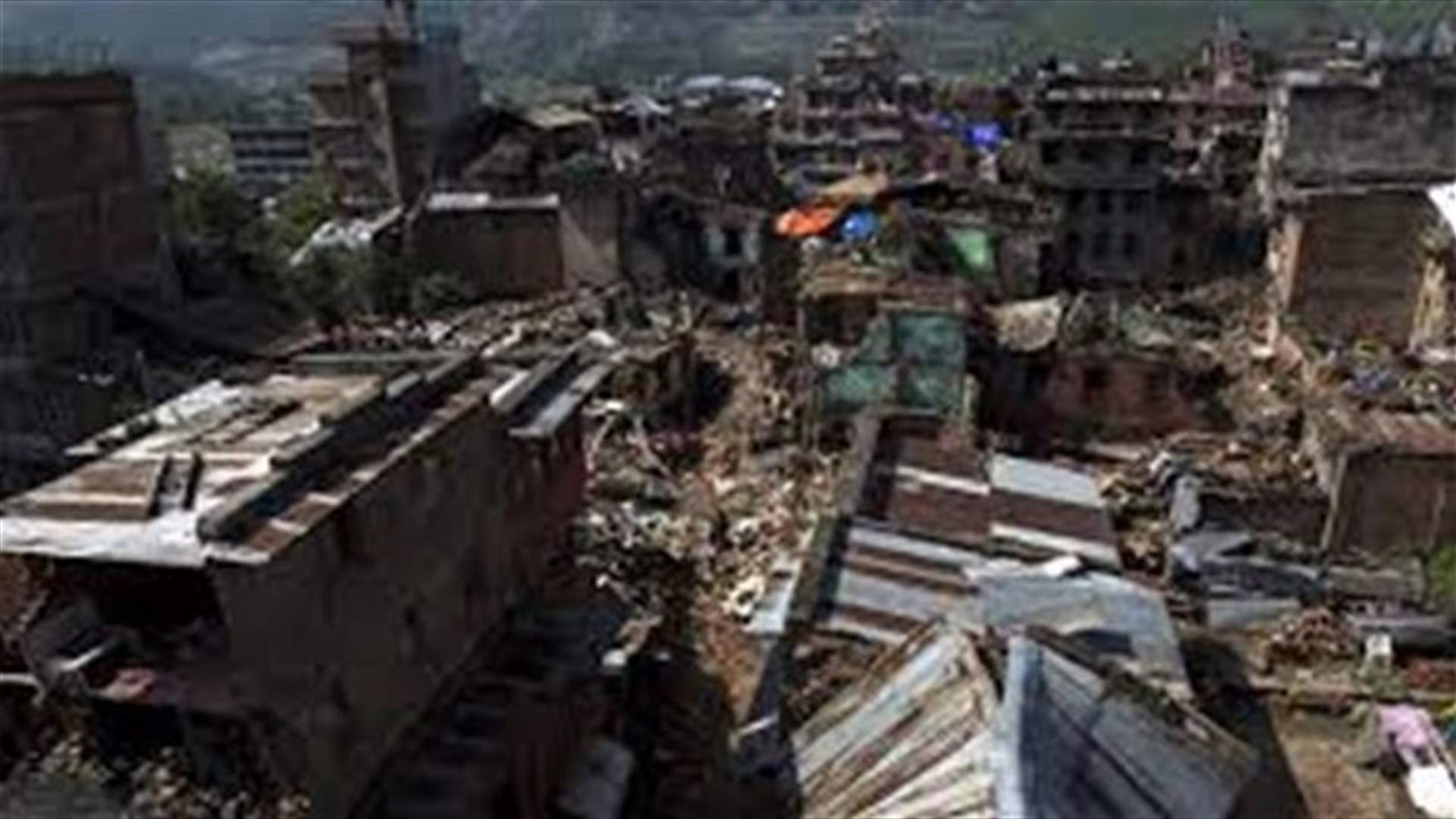 استئناف عملية البحث وانتشال 53 جثة بعد زلزال نيبال