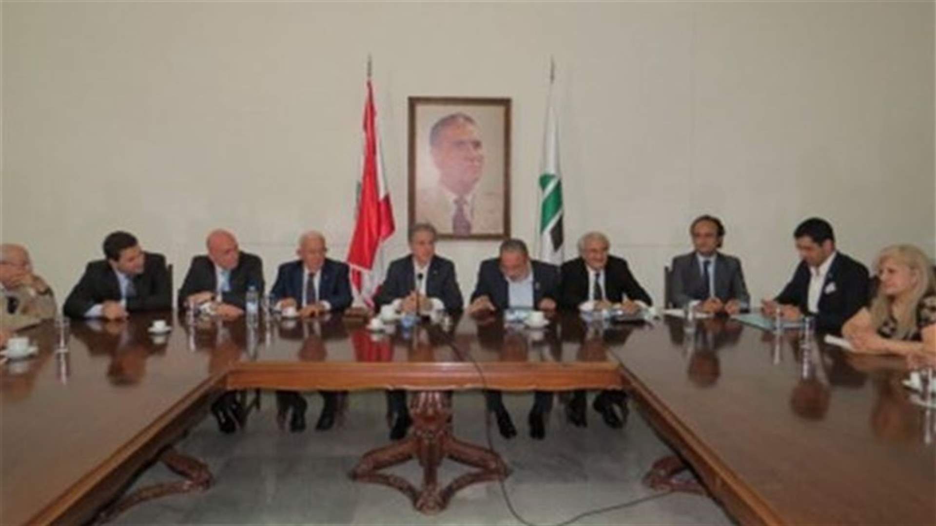 حزب الكتائب يستغرب التهديد بالاستعانة بالشارع