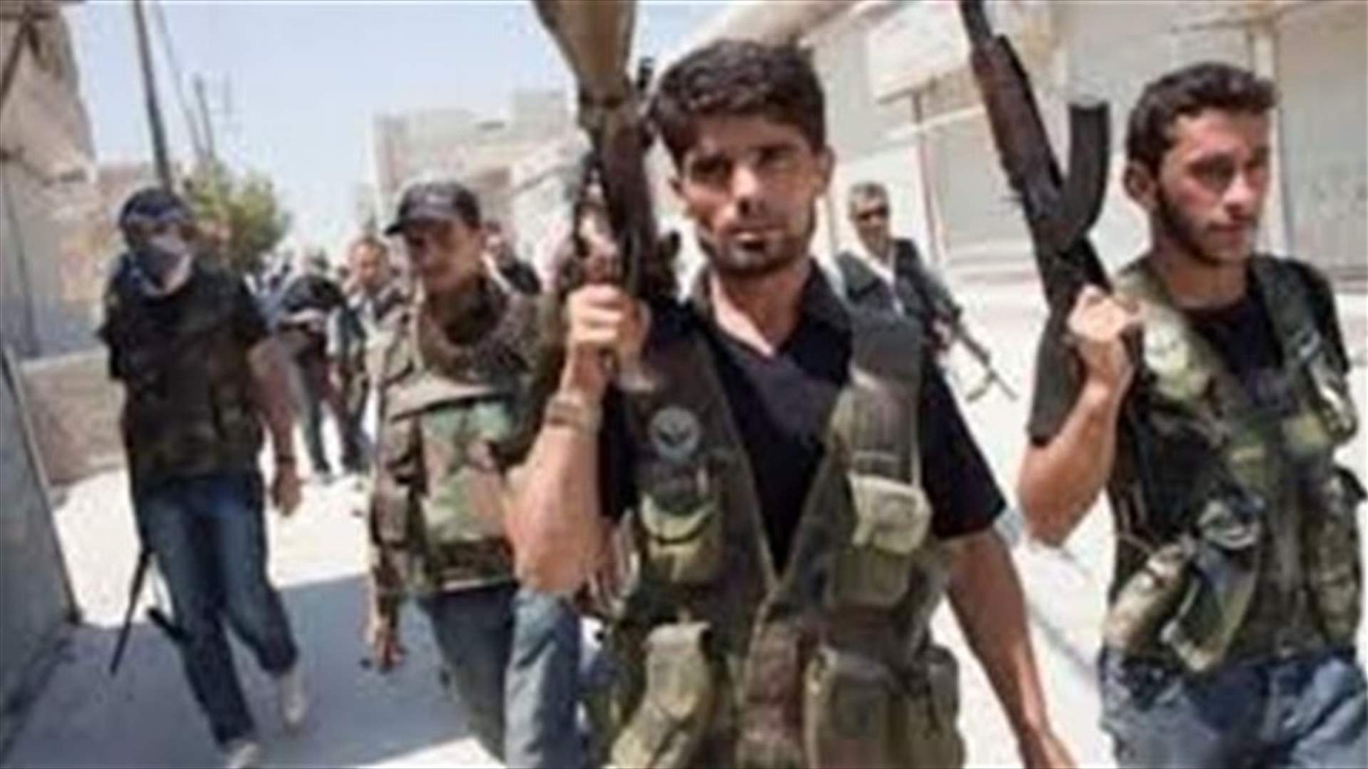 مقاتلون سوريون يعلنون سيطرتهم على قاعدة للجيش السوري بالجنوب