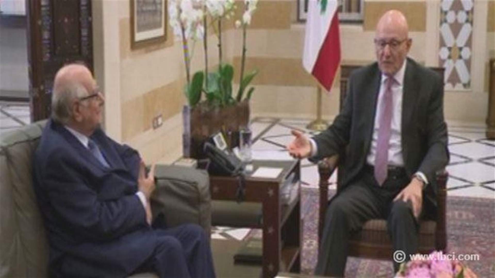 جريج: ضرورة بحث مسألة البث التلفزيوني في جلسة مجلس الوزراء 
