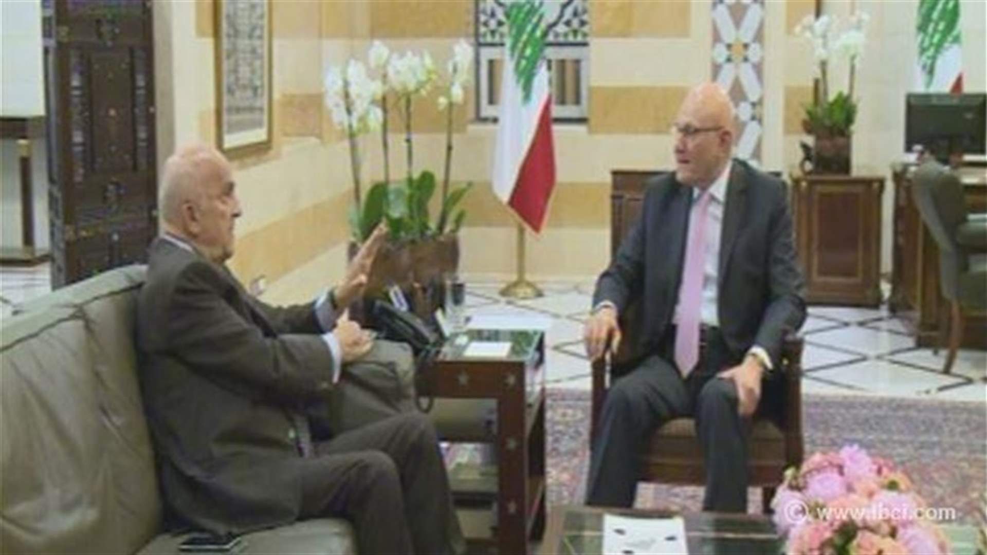 Defense Minister says PM Salam attempting to break current cabinet stalemate