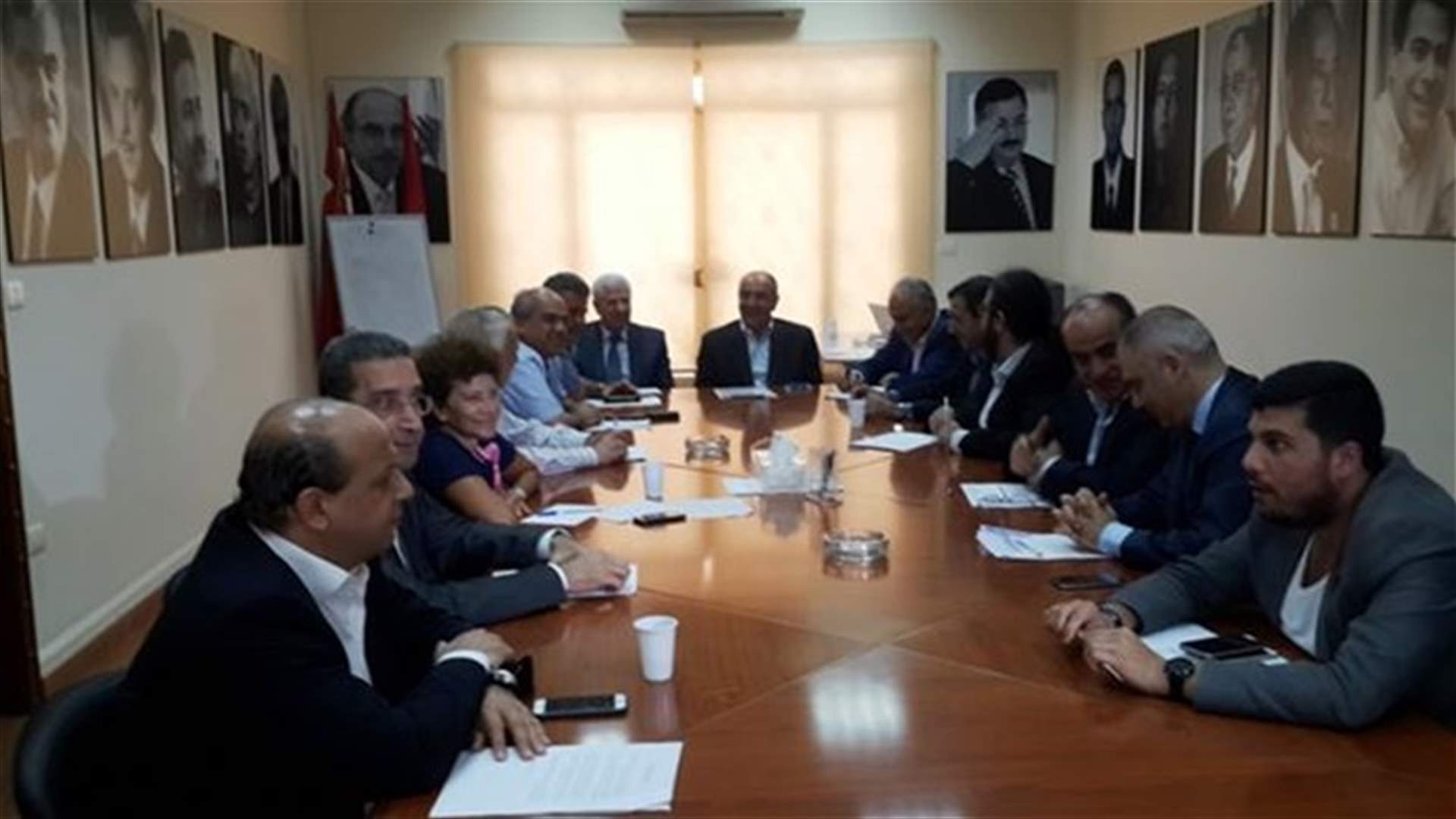 14 آذار: نرفض تهديد عون بشل عمل مجلس الوزراء
