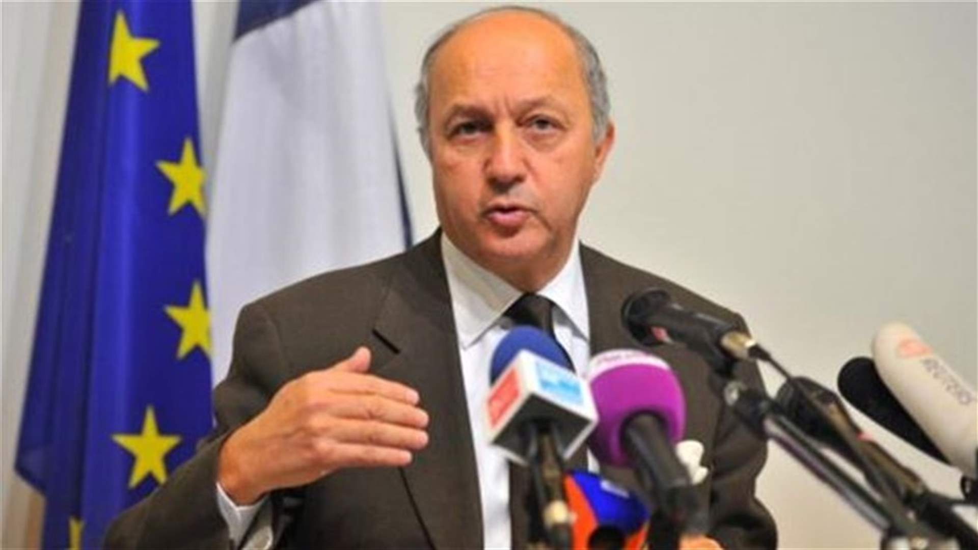 France's Fabius heads to Mideast to sell peace initiative