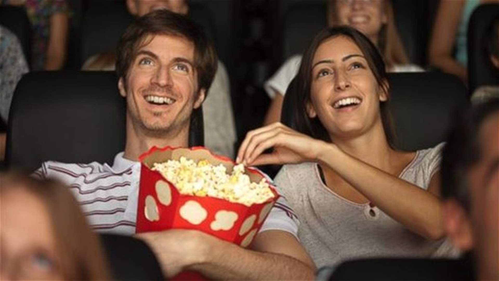 ماذا يحتوي الفشار الذي نتناوله في السينما؟