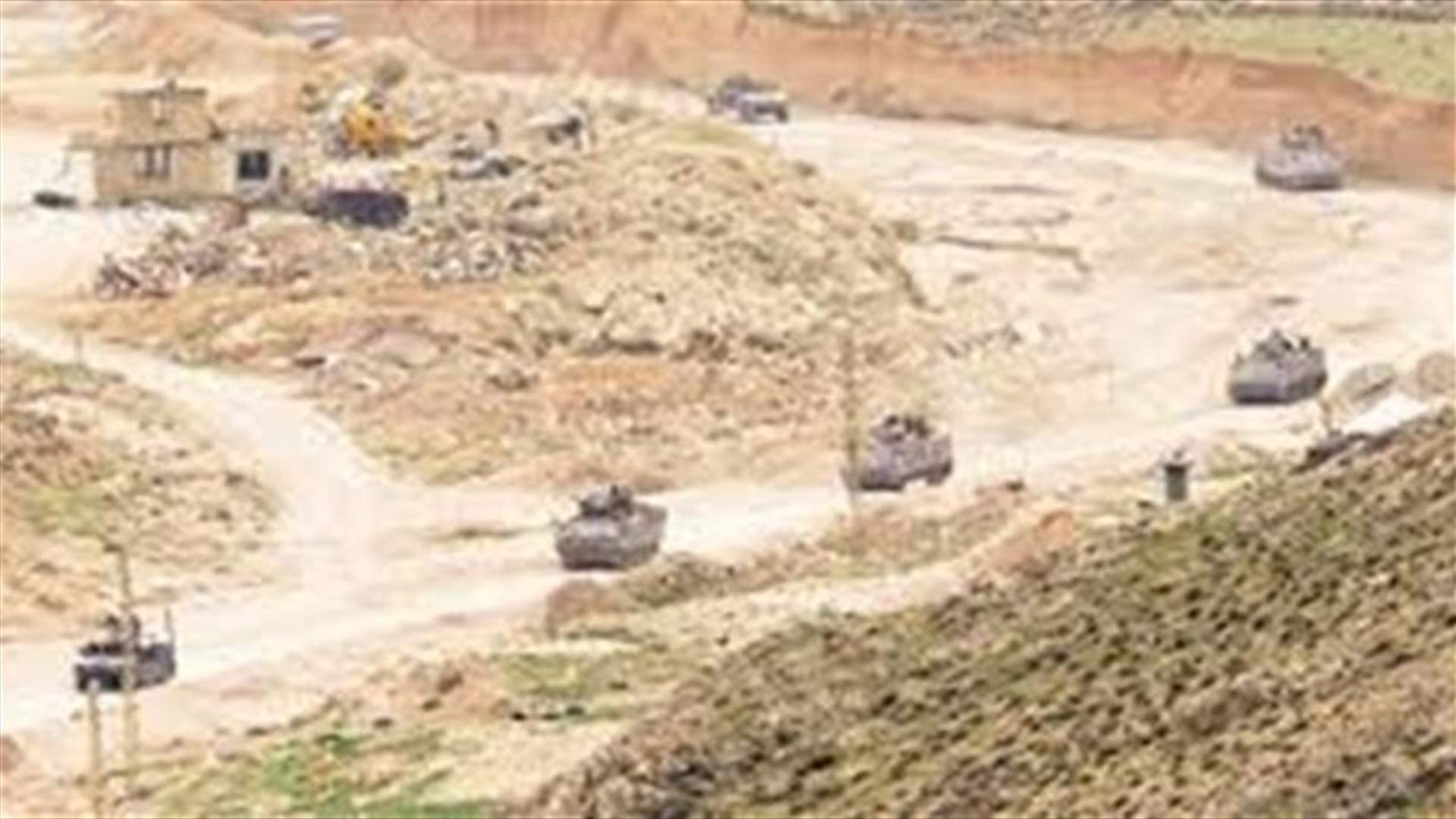  الجيش استهدف تحركات للمسلحين في جرود رأس بعلبك 