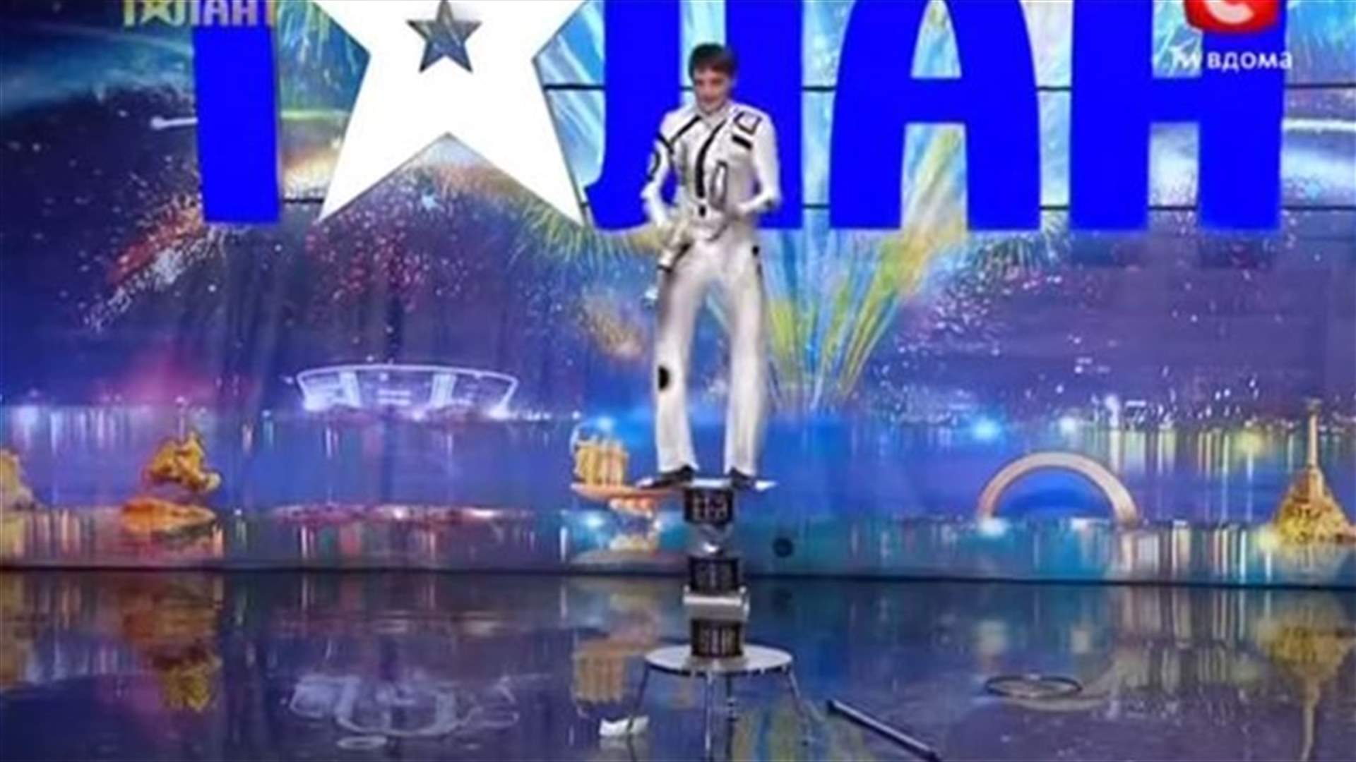 بالفيديو: أوكراني بموهبةٍ لا تُصدّق!