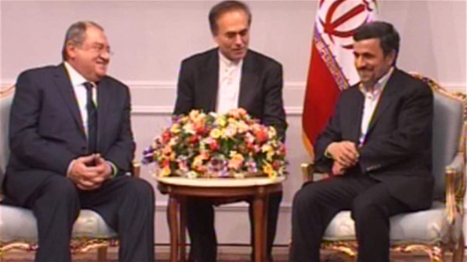 Ghosn, Ahmedinejad meet and discuss present juncture 