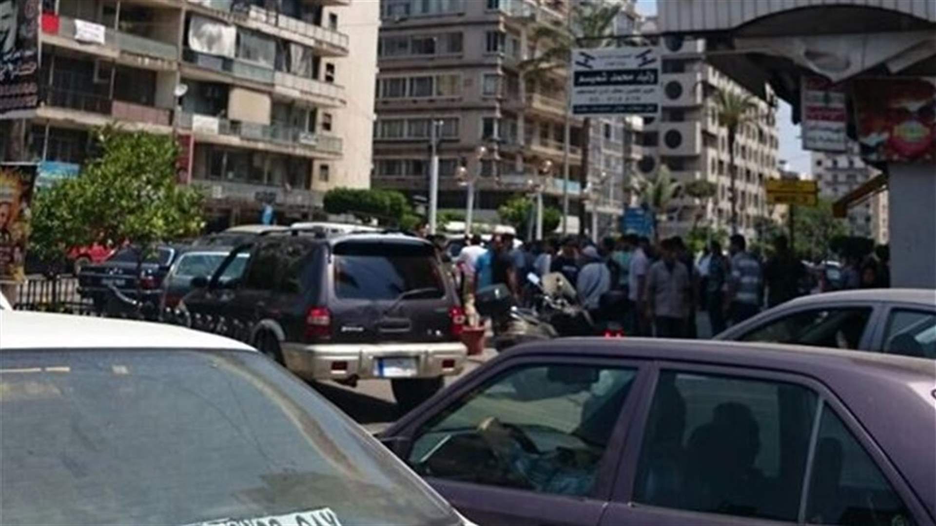 شرطي في بلدية طرابلس يتعرض للضرب