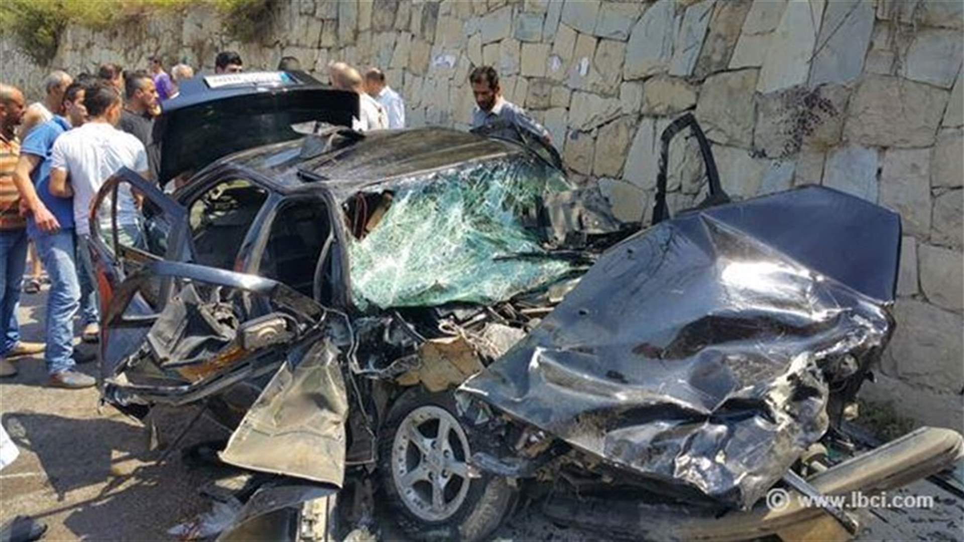 بالصور - حادث سير مروع على طريق عام حلبا