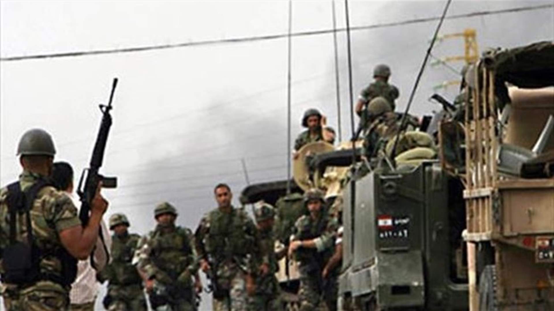 الجيش يستهدف مجمو عة مسلحة في عرسال ..ويقتل 5 من عناصرها