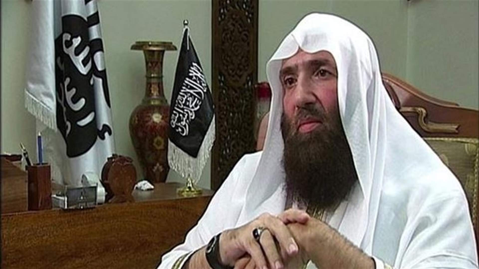 هاتف فستق يفضحه !!!