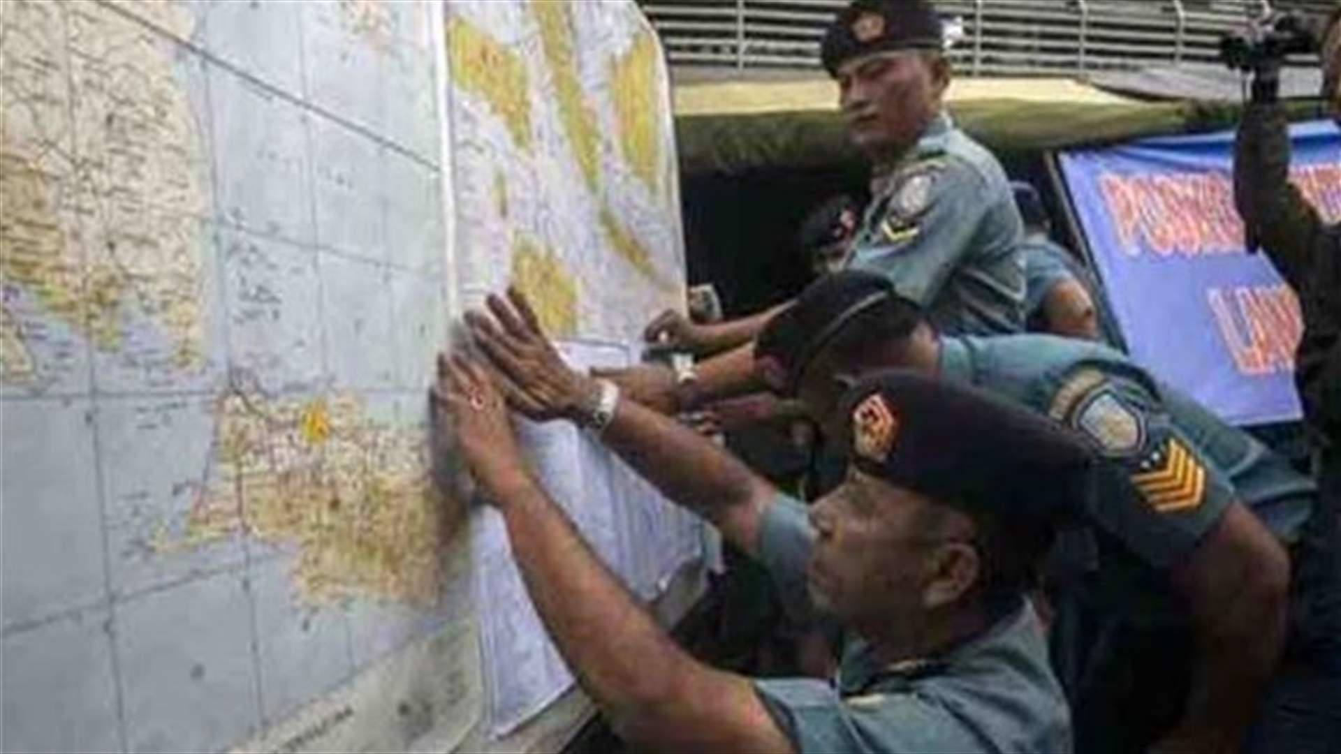 اندونيسيا توقف البحث عن ضحايا طائرة النقل العسكرية المتحطمة