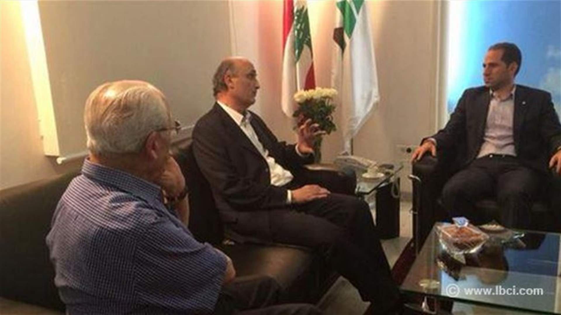 جعجع التقى الجميل في الصيفي مهنئاً 
