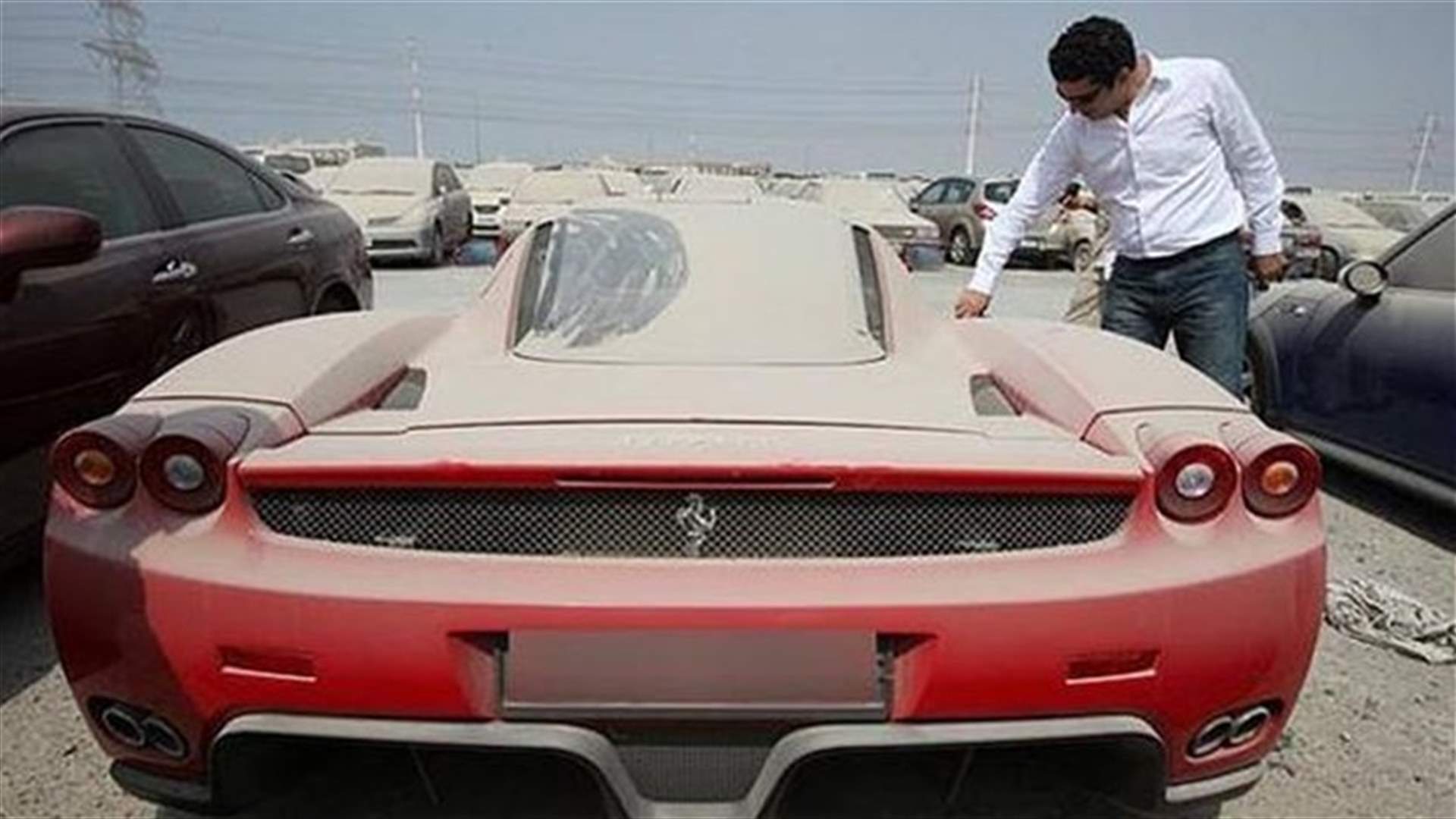 بالصور: شوارع دبيّ... مكبّ للسيارات باهظة الثمن!