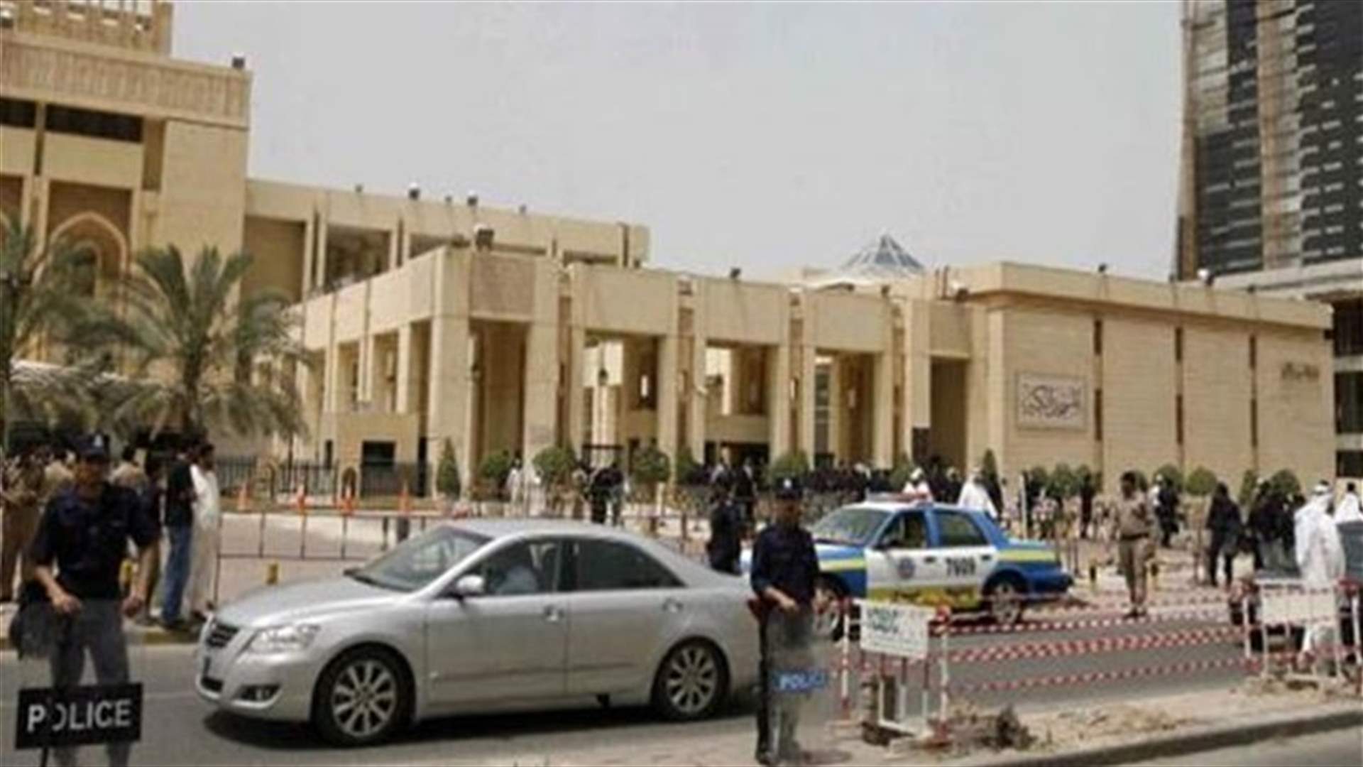 A week after Kuwait bombing, Sunnis and Shi'ites pray together for unity