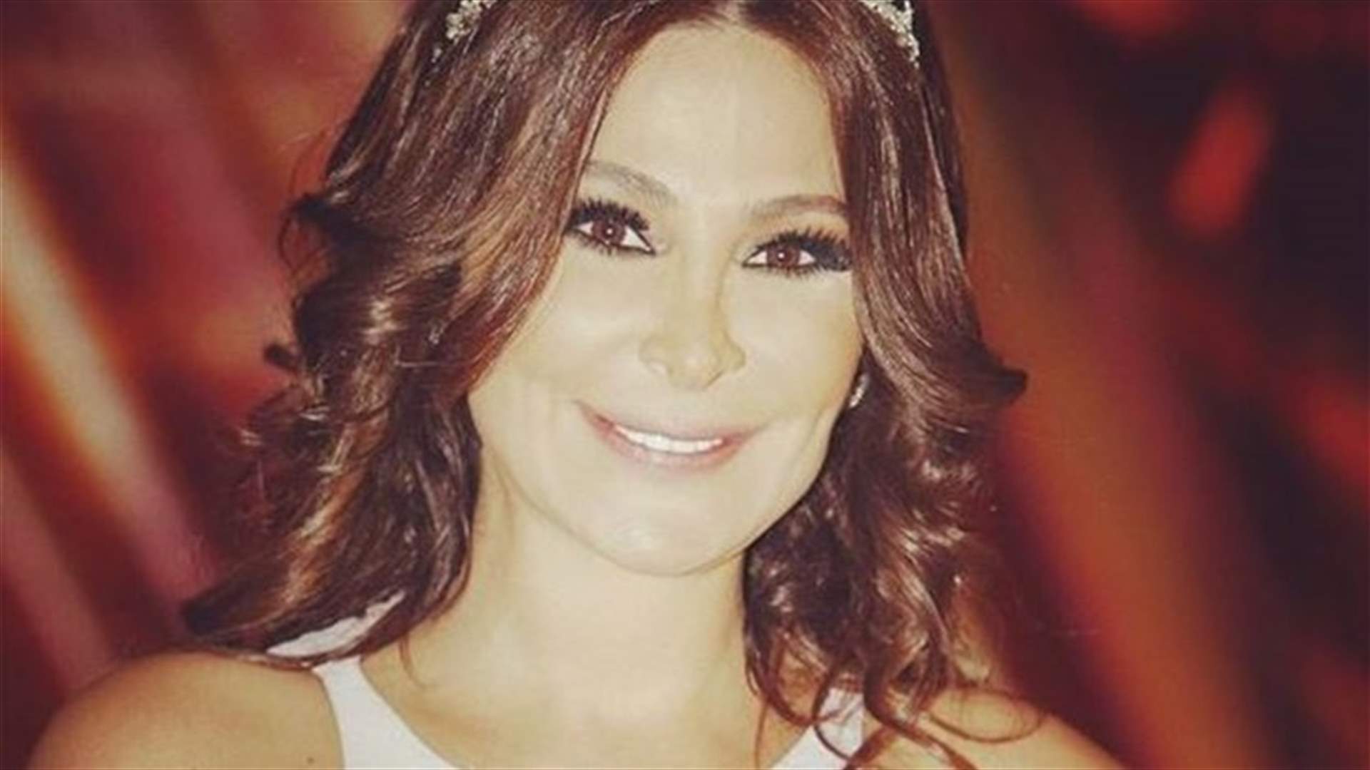  بالصورة: إليسا تستمتع بشمس بيروت